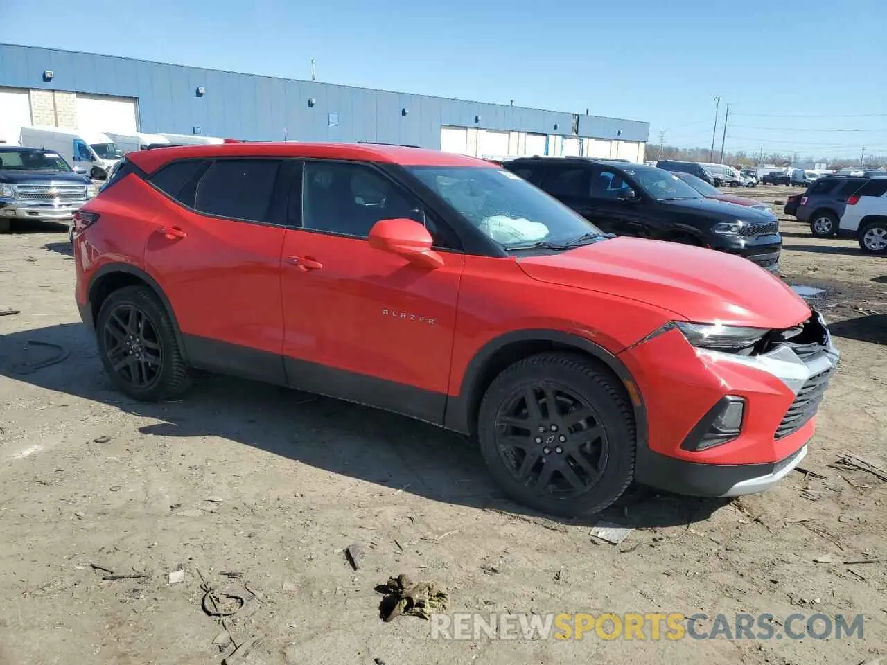 4 Фотография поврежденного автомобиля 3GNKBHR43NS128103 CHEVROLET BLAZER 2022