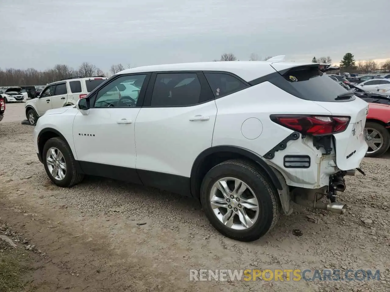 2 Photograph of a damaged car 3GNKBHR44NS116459 CHEVROLET BLAZER 2022