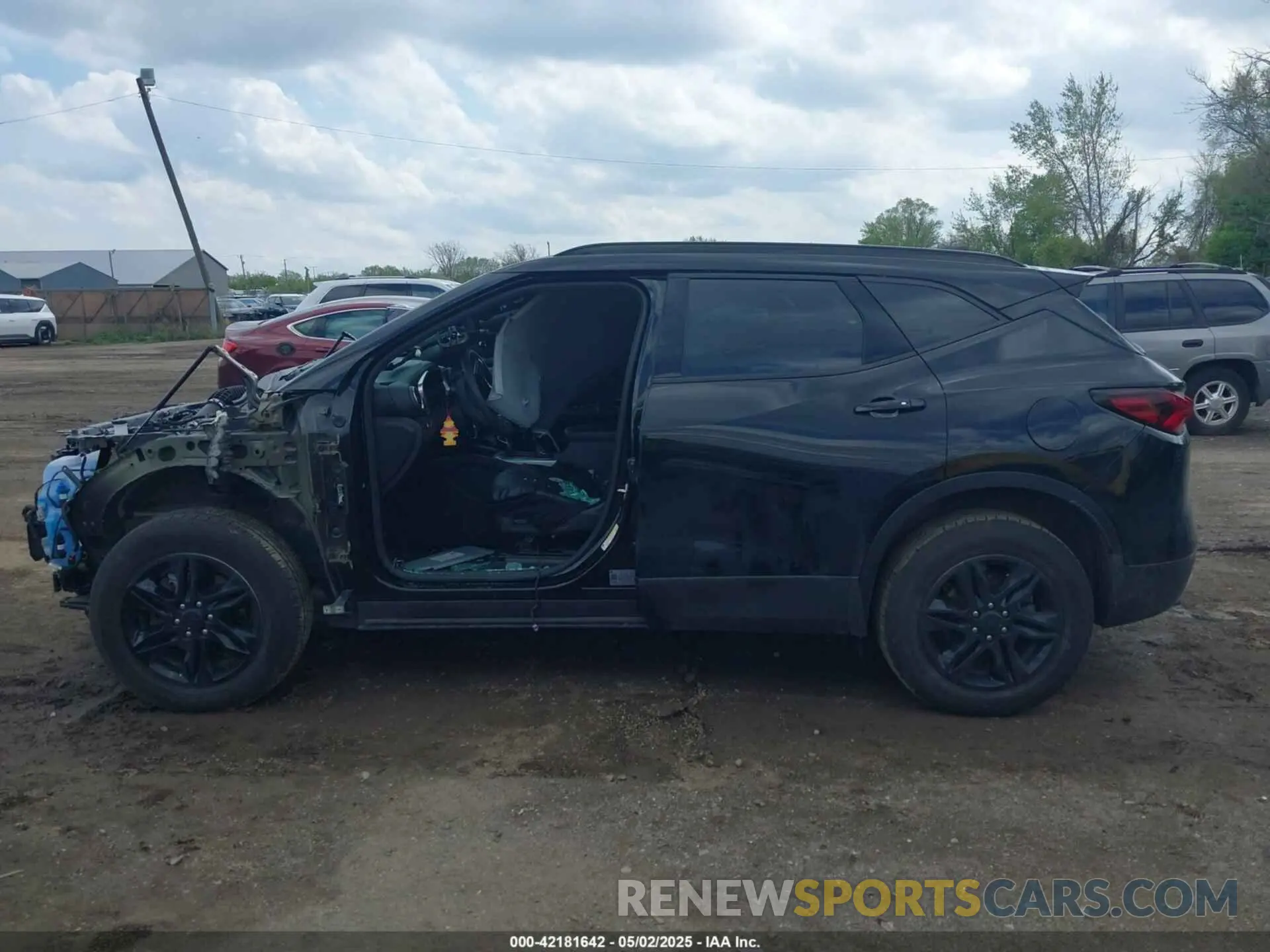 13 Фотография поврежденного автомобиля 3GNKBHR47NS136060 CHEVROLET BLAZER 2022