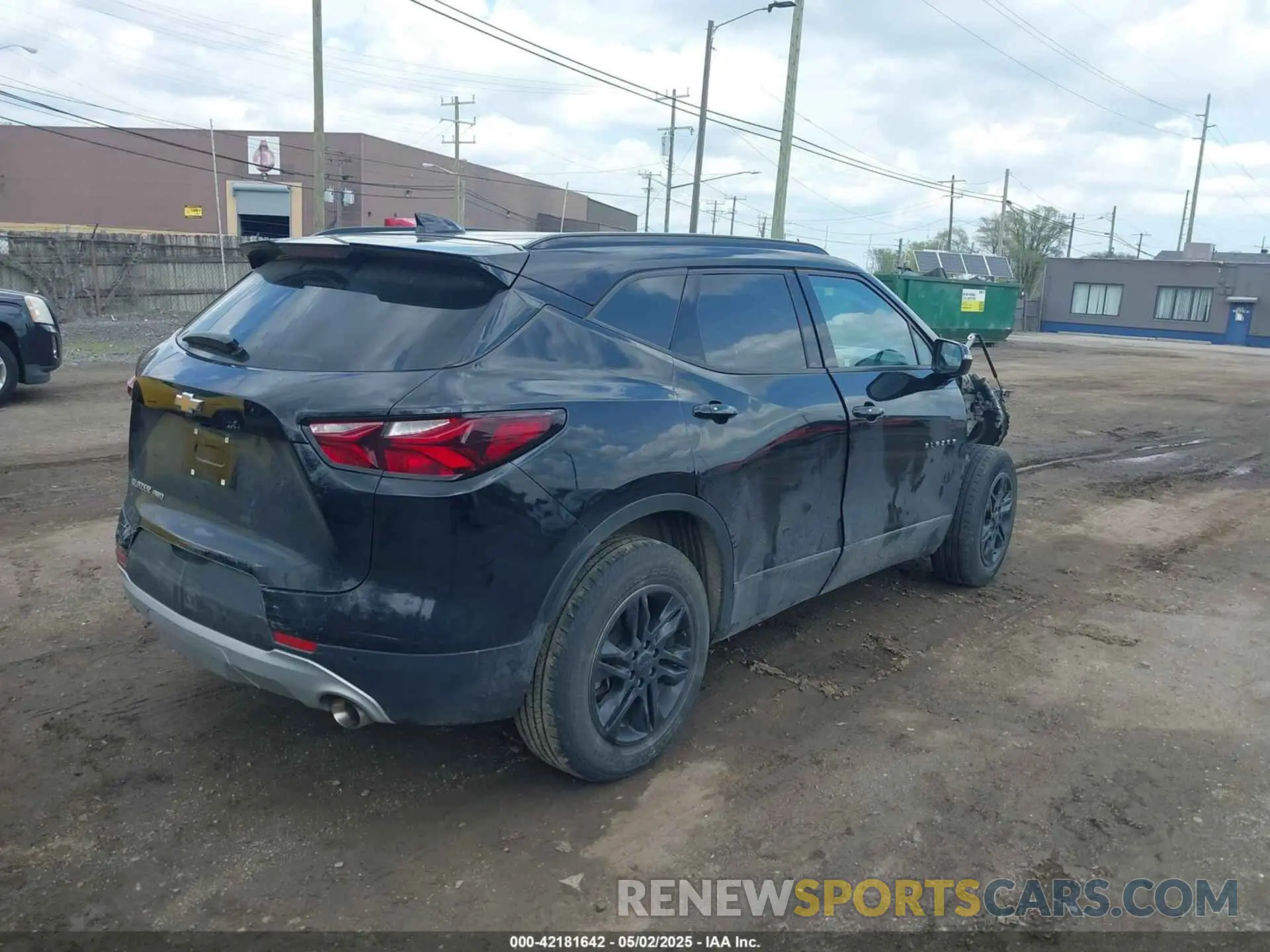 4 Фотография поврежденного автомобиля 3GNKBHR47NS136060 CHEVROLET BLAZER 2022