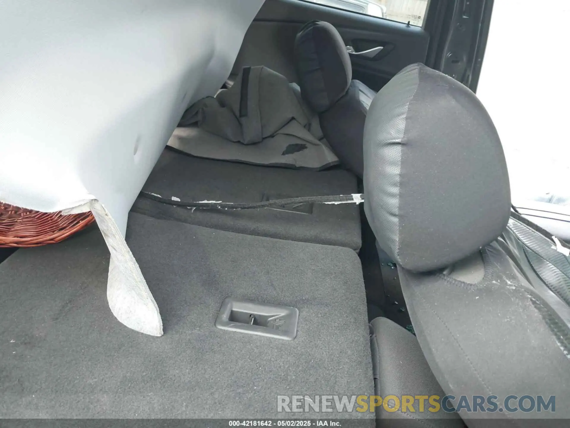8 Фотография поврежденного автомобиля 3GNKBHR47NS136060 CHEVROLET BLAZER 2022