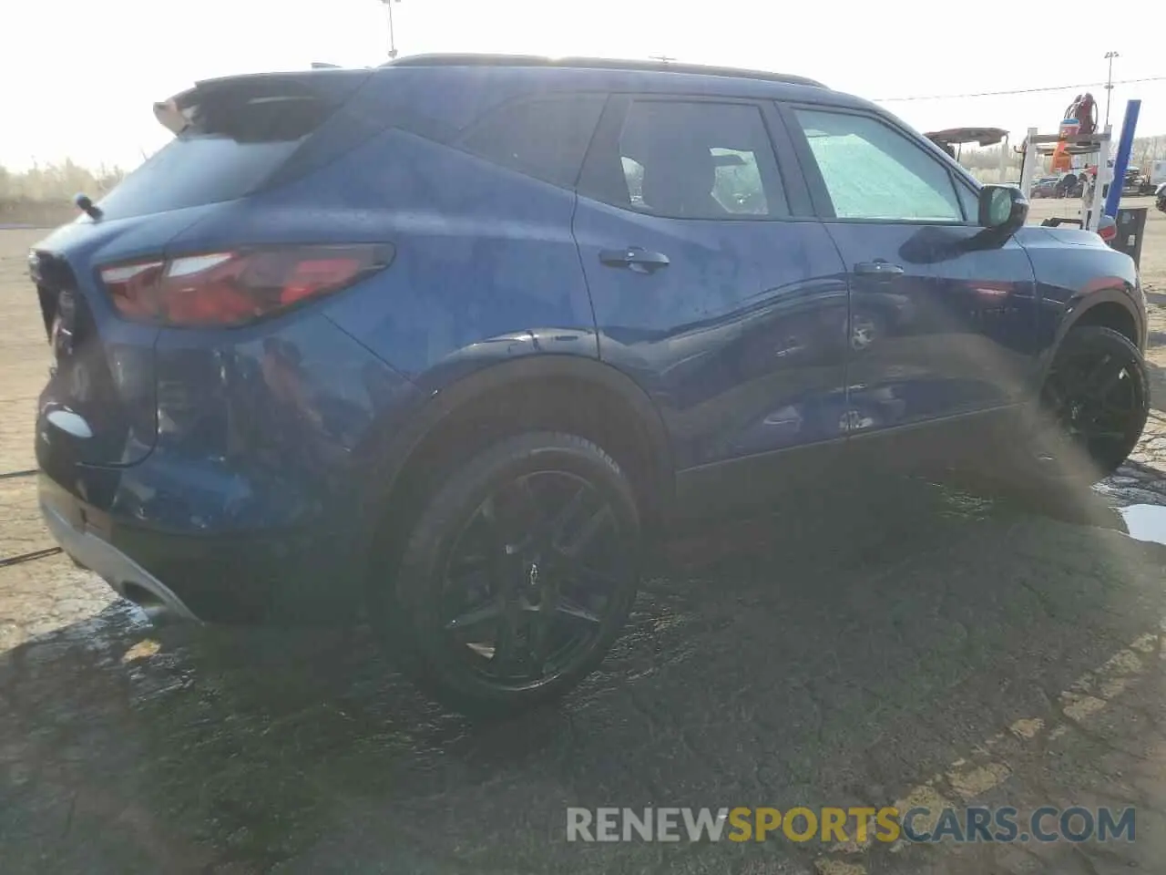 3 Photograph of a damaged car 3GNKBHR49NS127747 CHEVROLET BLAZER 2022