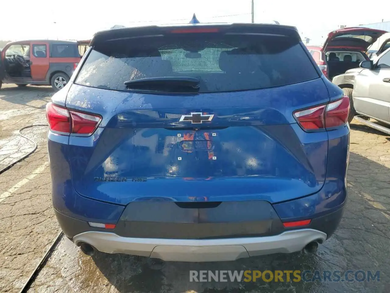 6 Photograph of a damaged car 3GNKBHR49NS127747 CHEVROLET BLAZER 2022