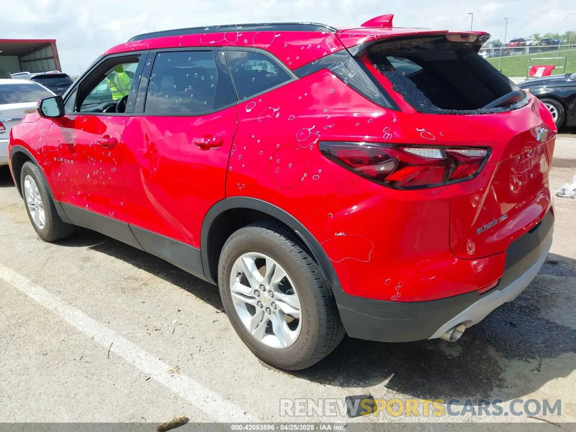 3 Photograph of a damaged car 3GNKBHR4XNS176035 CHEVROLET BLAZER 2022