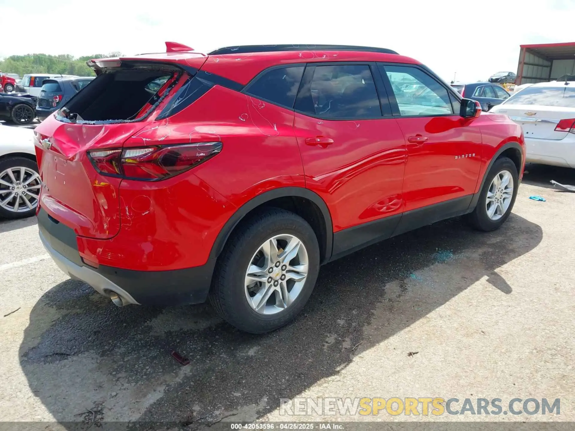 4 Photograph of a damaged car 3GNKBHR4XNS176035 CHEVROLET BLAZER 2022