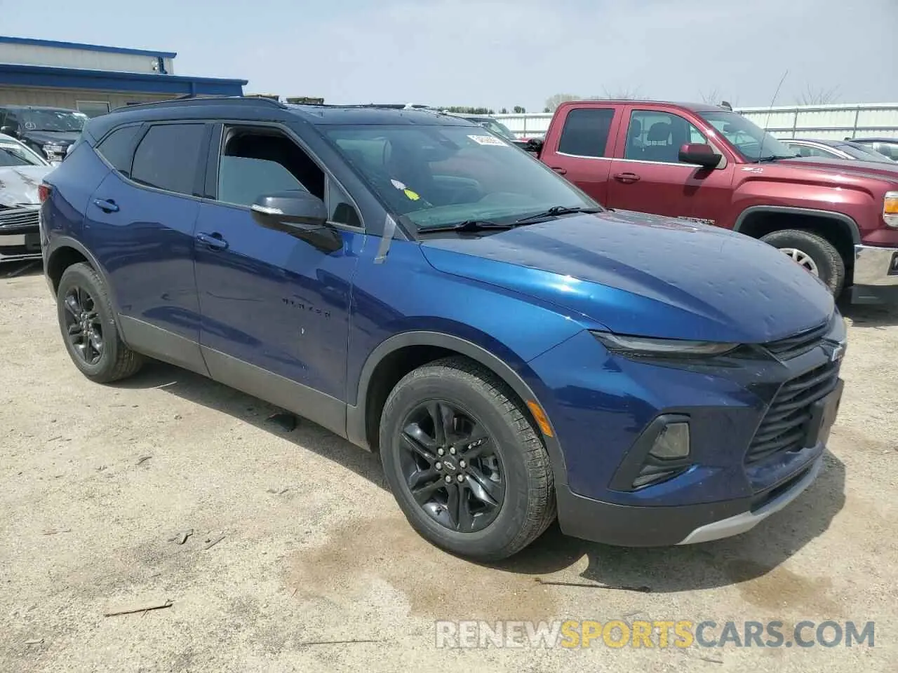 4 Photograph of a damaged car 3GNKBJRS4NS162573 CHEVROLET BLAZER 2022