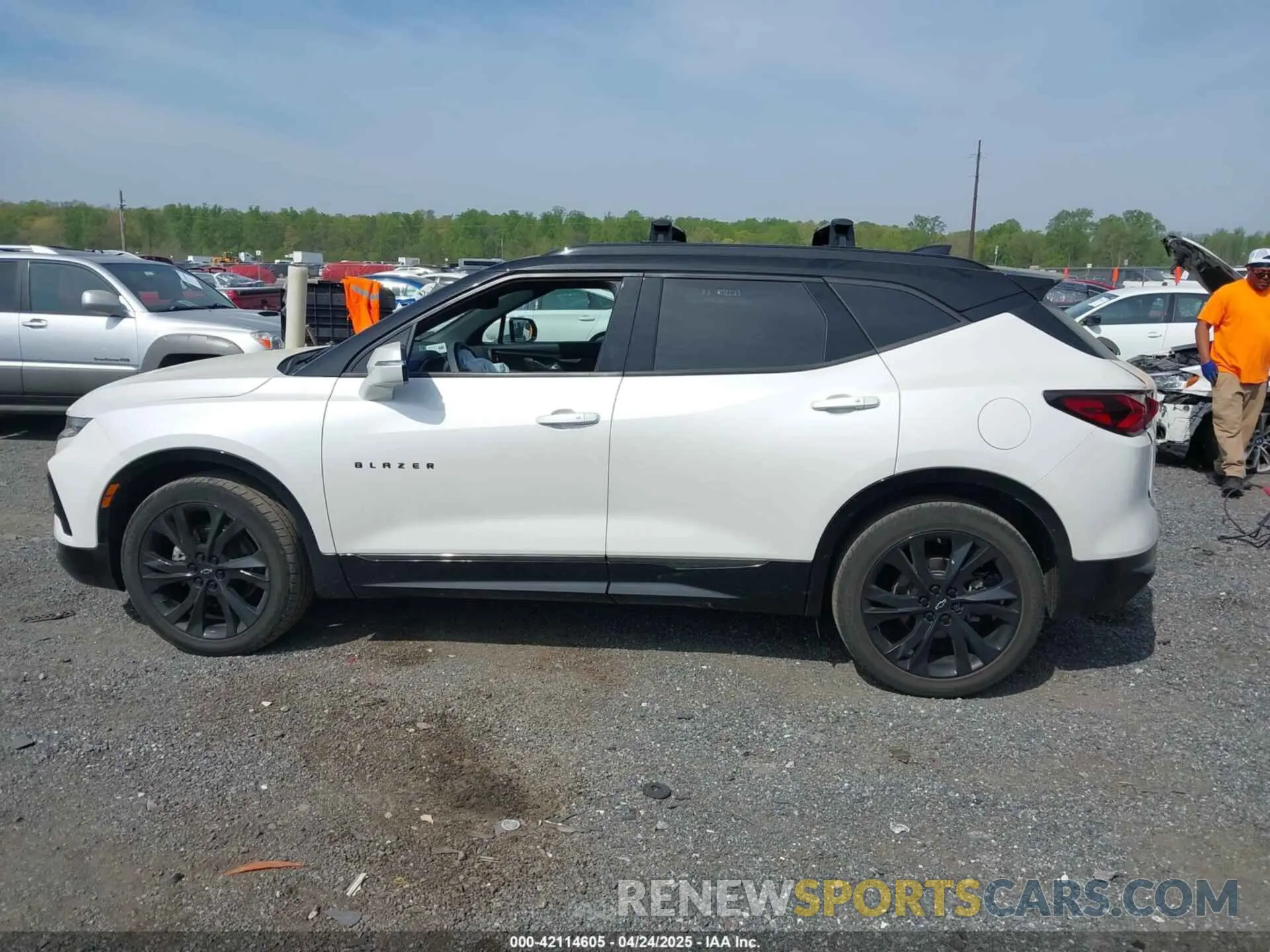 14 Фотография поврежденного автомобиля 3GNKBKRS0NS222919 CHEVROLET BLAZER 2022