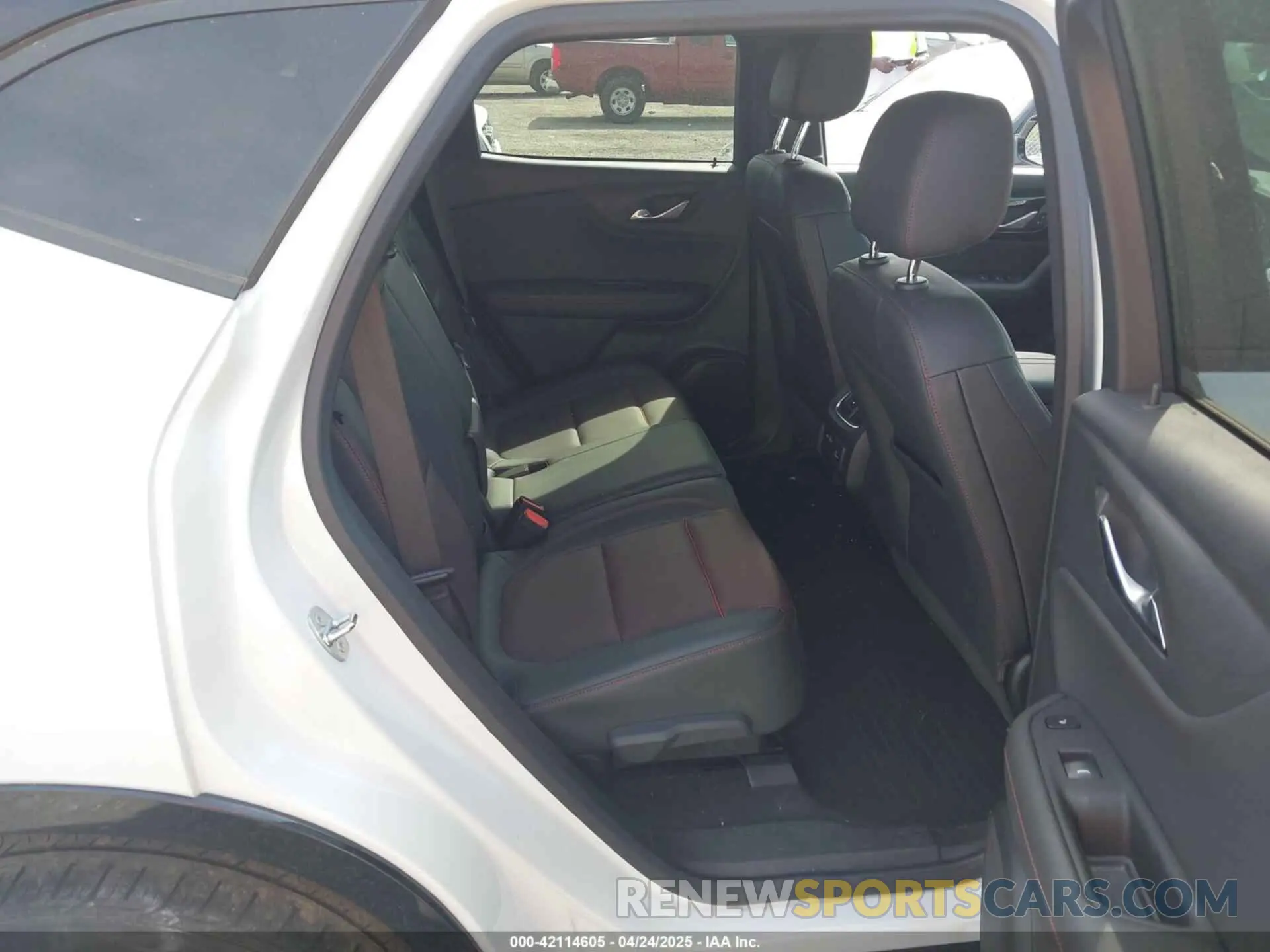 8 Фотография поврежденного автомобиля 3GNKBKRS0NS222919 CHEVROLET BLAZER 2022