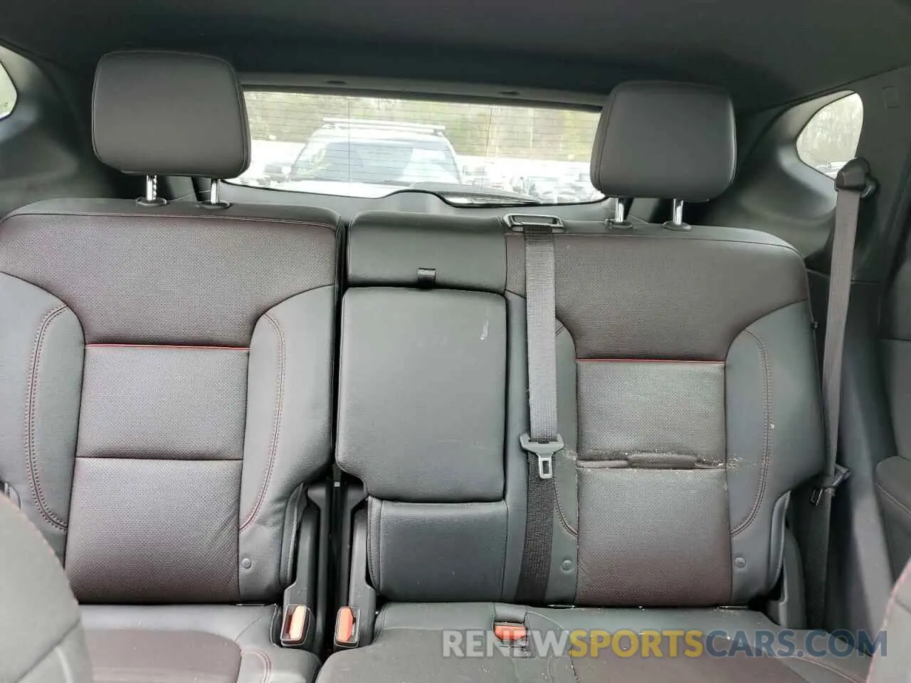 10 Photograph of a damaged car 3GNKBKRS9NS132944 CHEVROLET BLAZER 2022