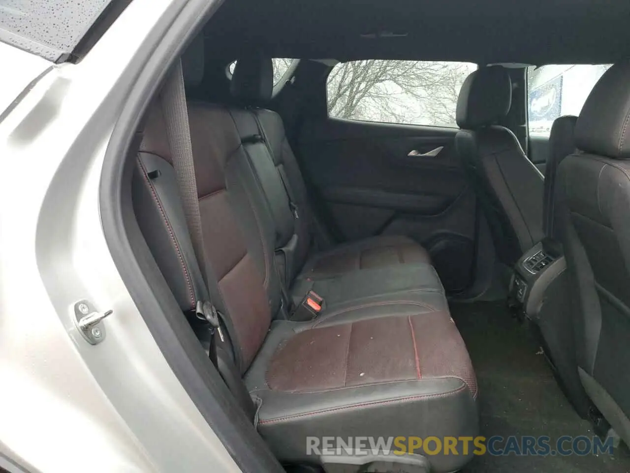 11 Photograph of a damaged car 3GNKBKRS9NS146018 CHEVROLET BLAZER 2022