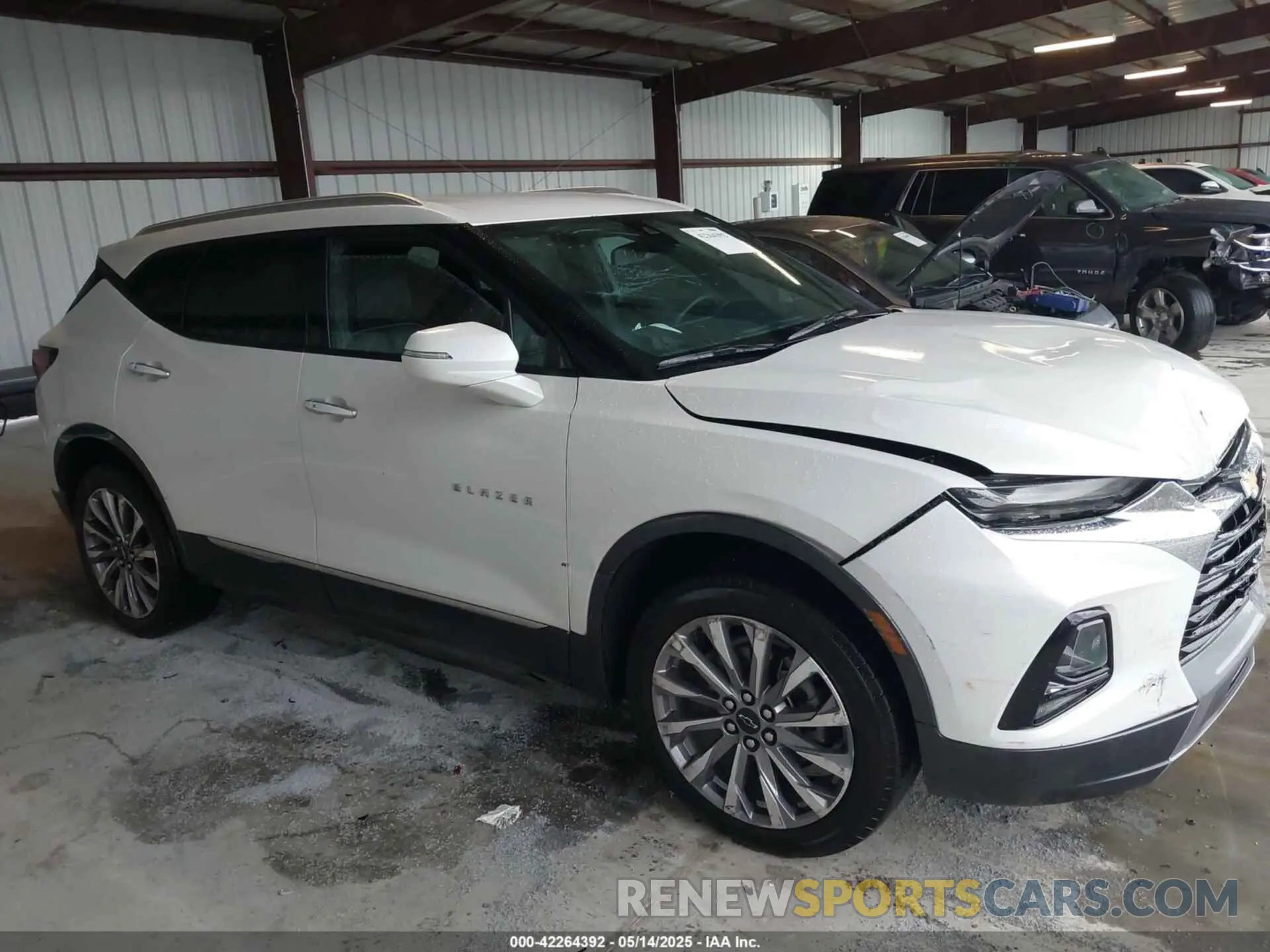 13 Photograph of a damaged car 3GNKBLR46NS148039 CHEVROLET BLAZER 2022