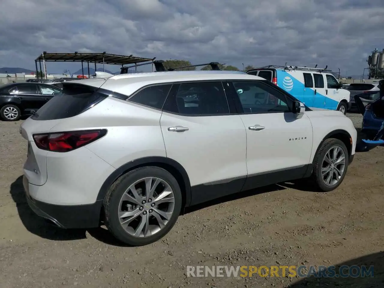 3 Photograph of a damaged car 3GNKBLRS3NS159305 CHEVROLET BLAZER 2022