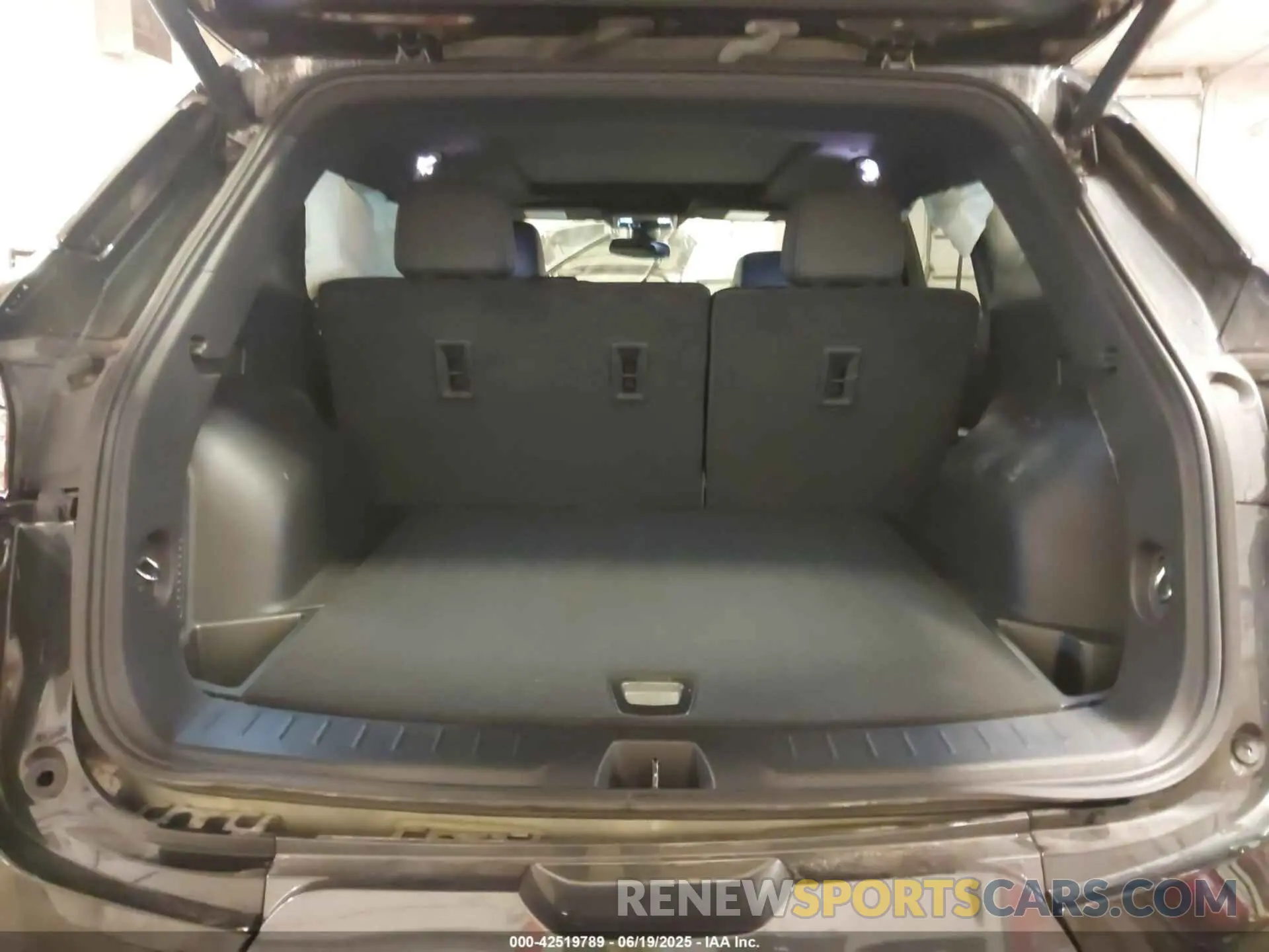17 Photograph of a damaged car 3GNKBLRS5NS169964 CHEVROLET BLAZER 2022