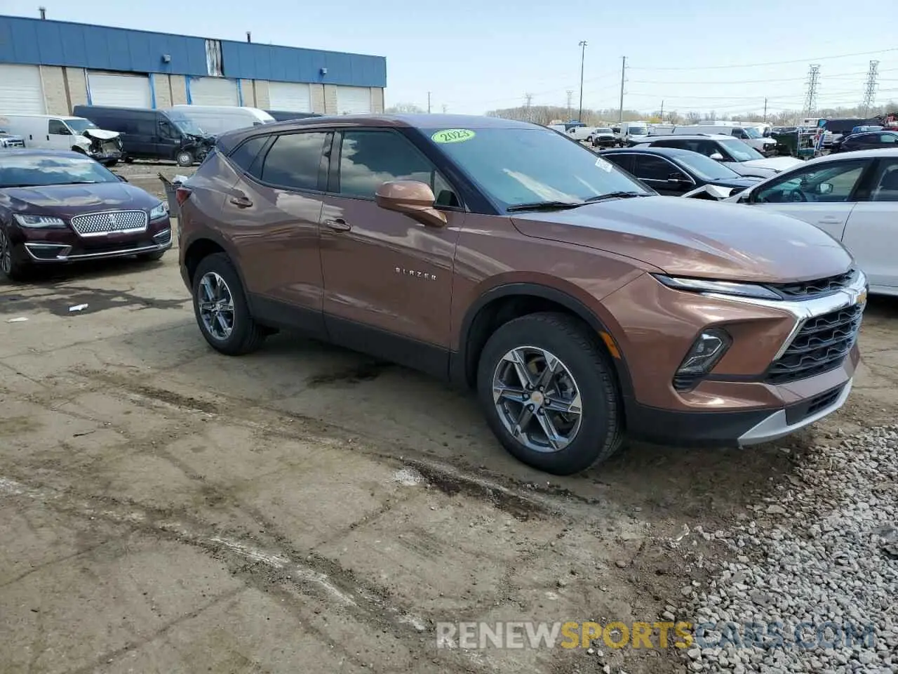4 Фотография поврежденного автомобиля 3GNKBCR43PS159485 CHEVROLET BLAZER 2023