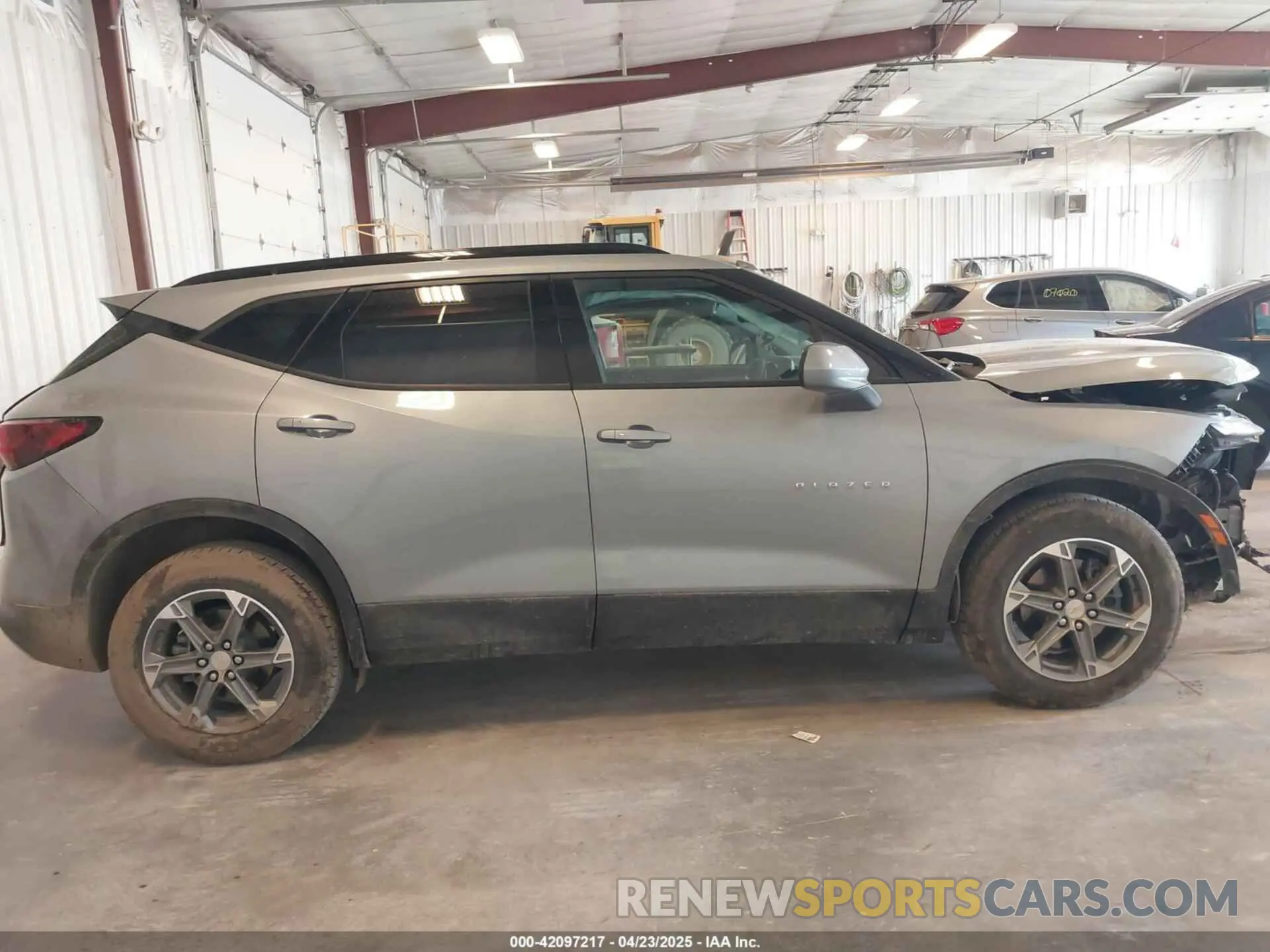 13 Фотография поврежденного автомобиля 3GNKBCR4XPS214756 CHEVROLET BLAZER 2023