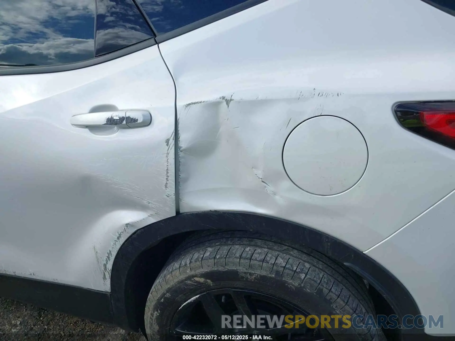 17 Photograph of a damaged car 3GNKBCR4XPS224431 CHEVROLET BLAZER 2023