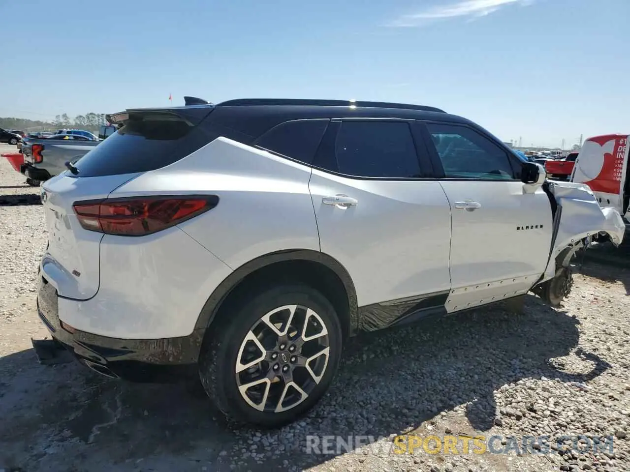 3 Фотография поврежденного автомобиля 3GNKBERS4PS227108 CHEVROLET BLAZER 2023