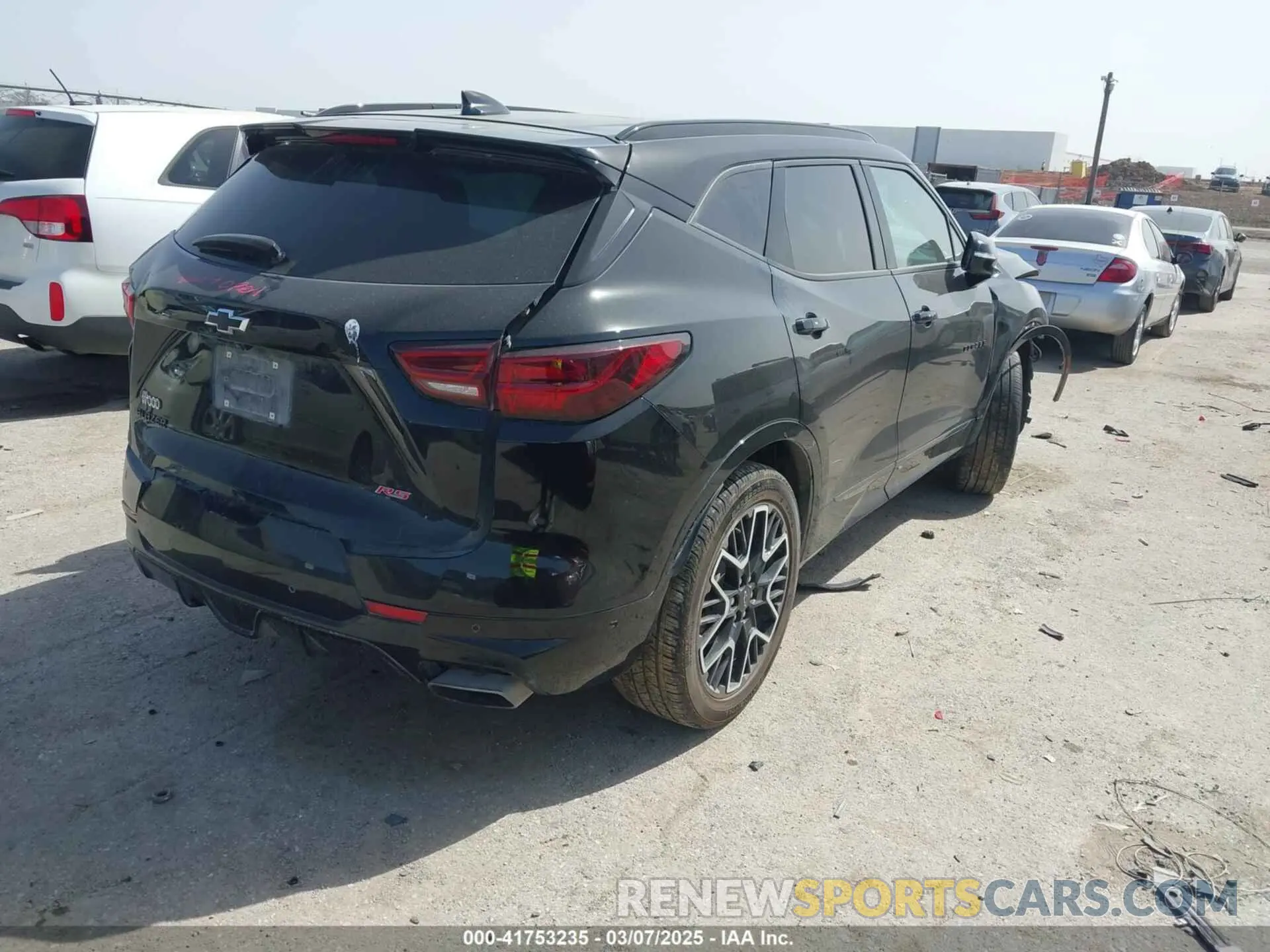 4 Фотография поврежденного автомобиля 3GNKBERS7PS102720 CHEVROLET BLAZER 2023