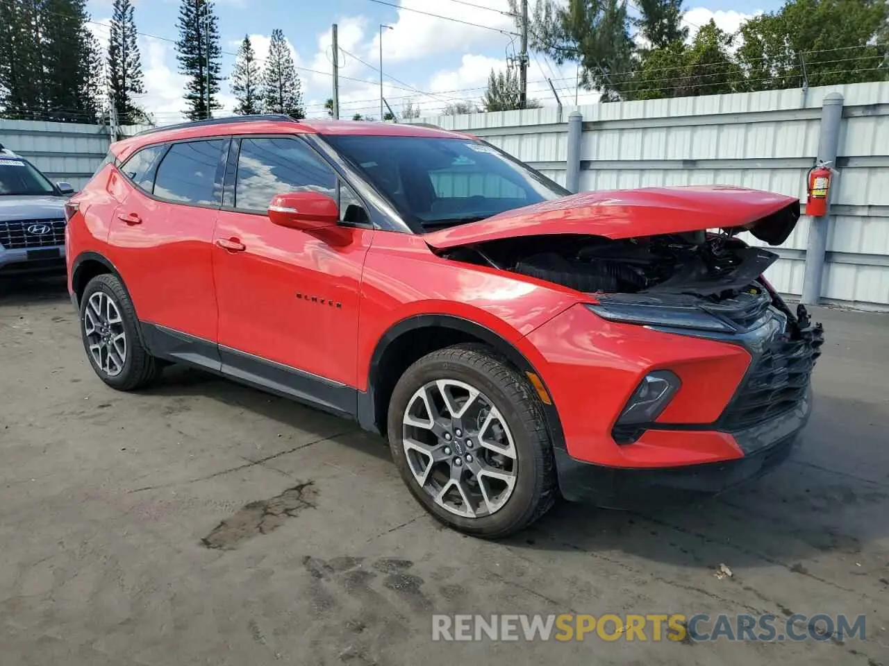 4 Фотография поврежденного автомобиля 3GNKBERS9PS221269 CHEVROLET BLAZER 2023