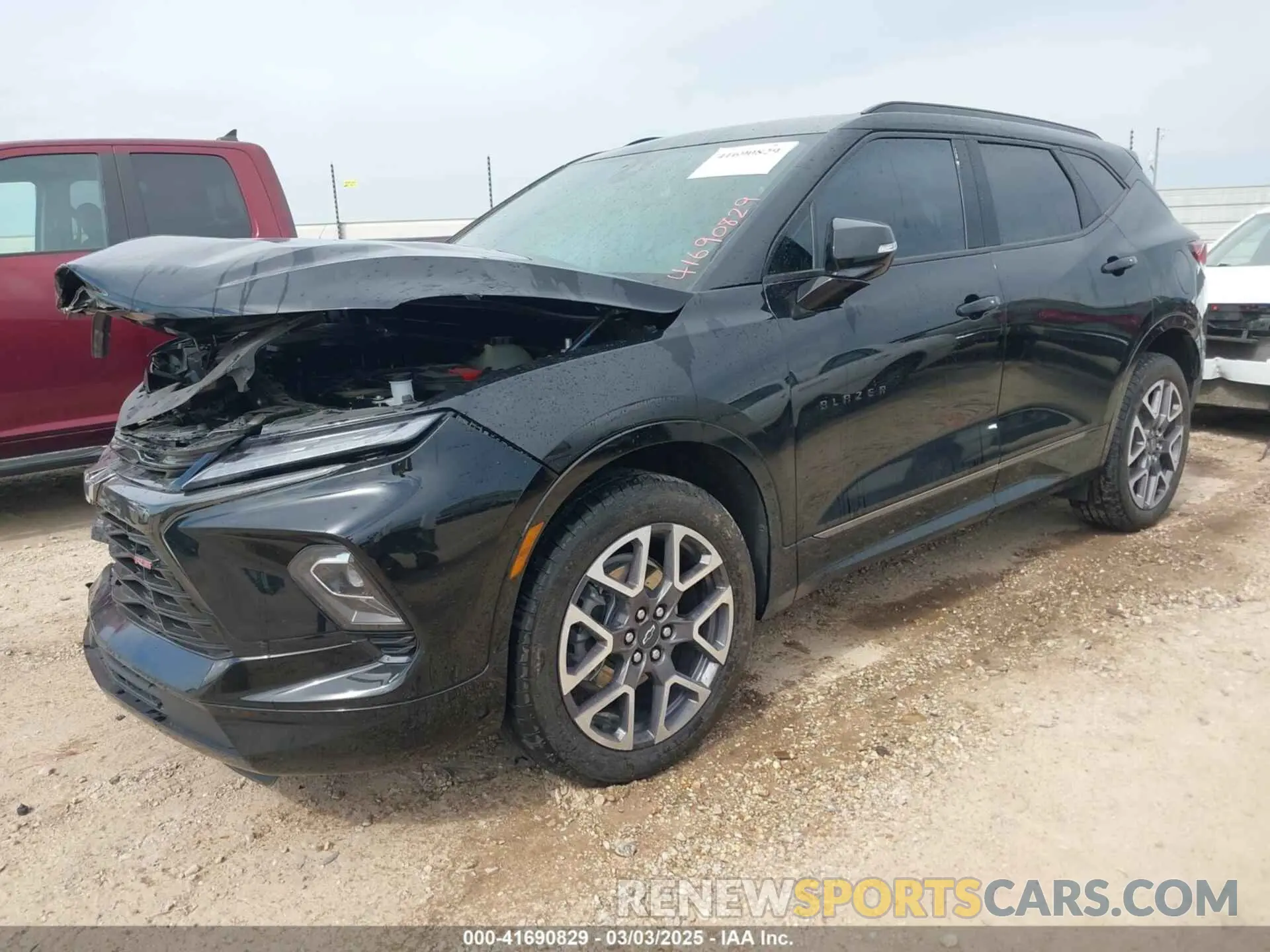 2 Фотография поврежденного автомобиля 3GNKBERSXPS150986 CHEVROLET BLAZER 2023