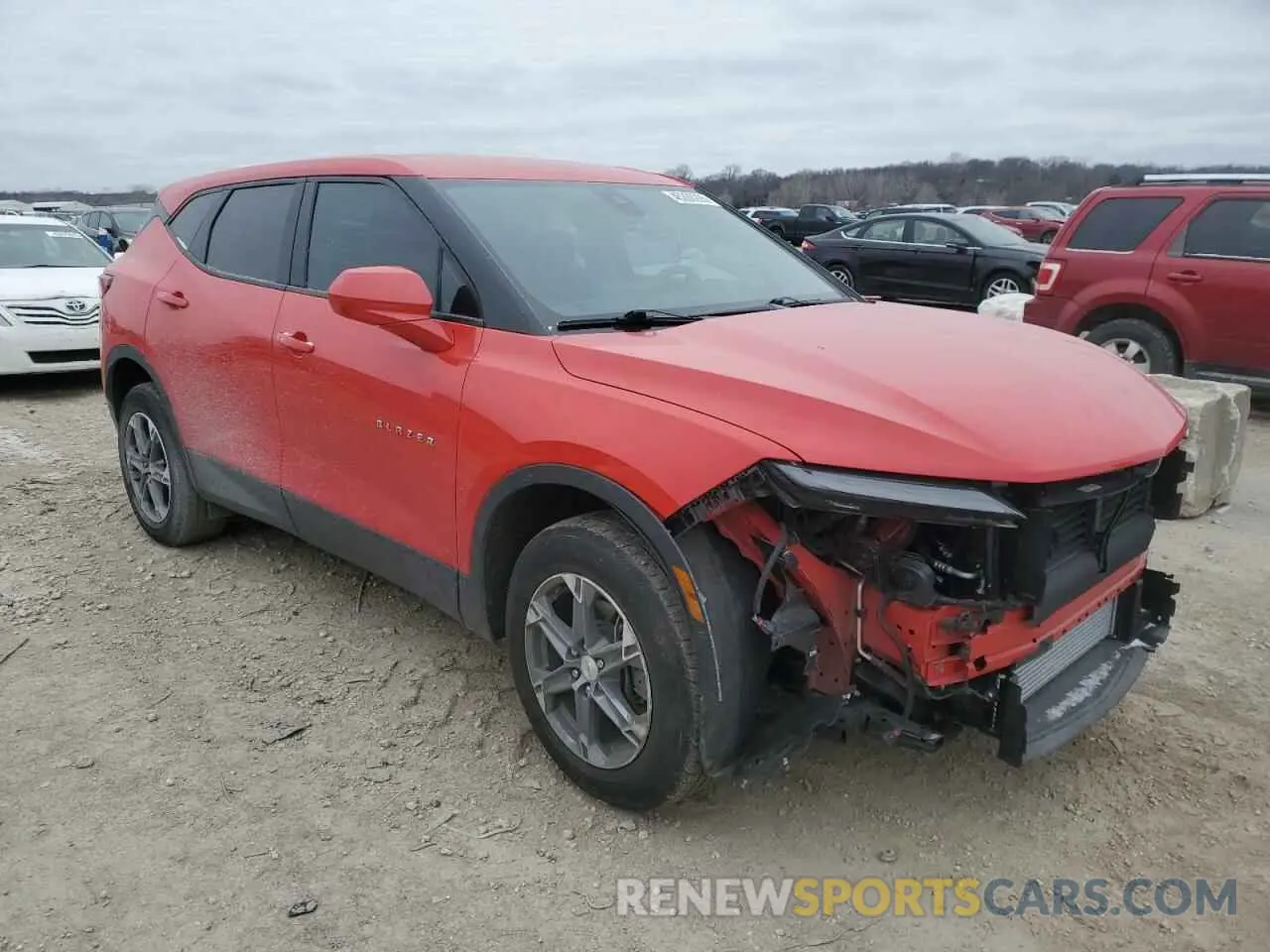 4 Фотография поврежденного автомобиля 3GNKBHR42PS227899 CHEVROLET BLAZER 2023