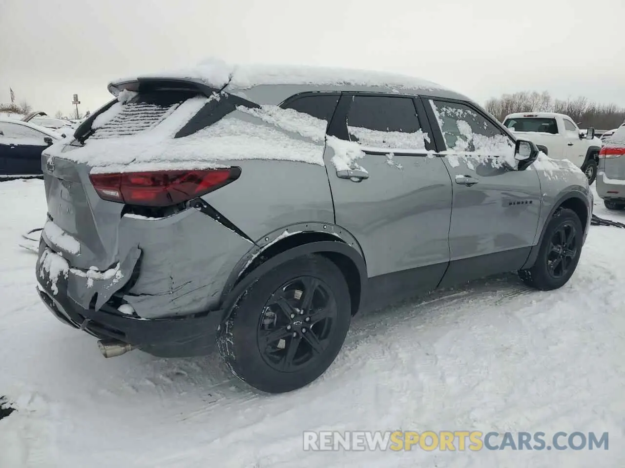 3 Фотография поврежденного автомобиля 3GNKBHR45PS220672 CHEVROLET BLAZER 2023