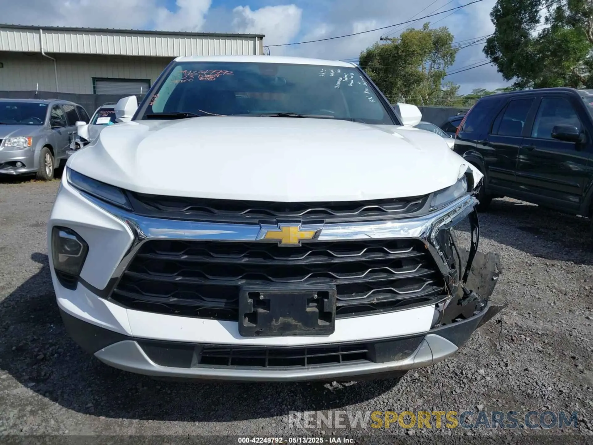 12 Фотография поврежденного автомобиля 3GNKBHR46PS213116 CHEVROLET BLAZER 2023