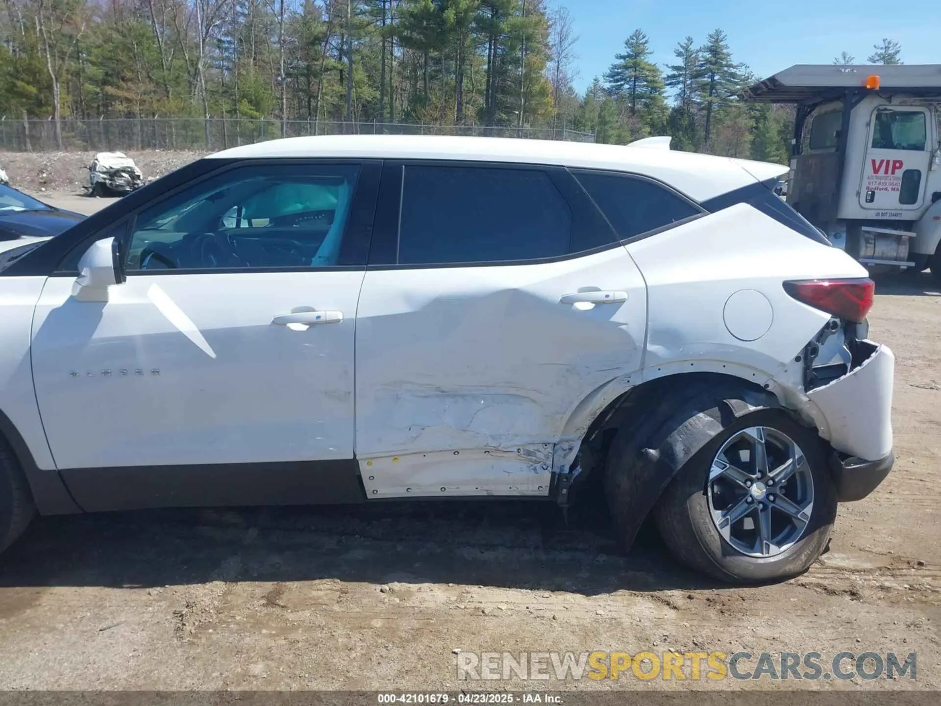 6 Photograph of a damaged car 3GNKBHR4XPS220814 CHEVROLET BLAZER 2023