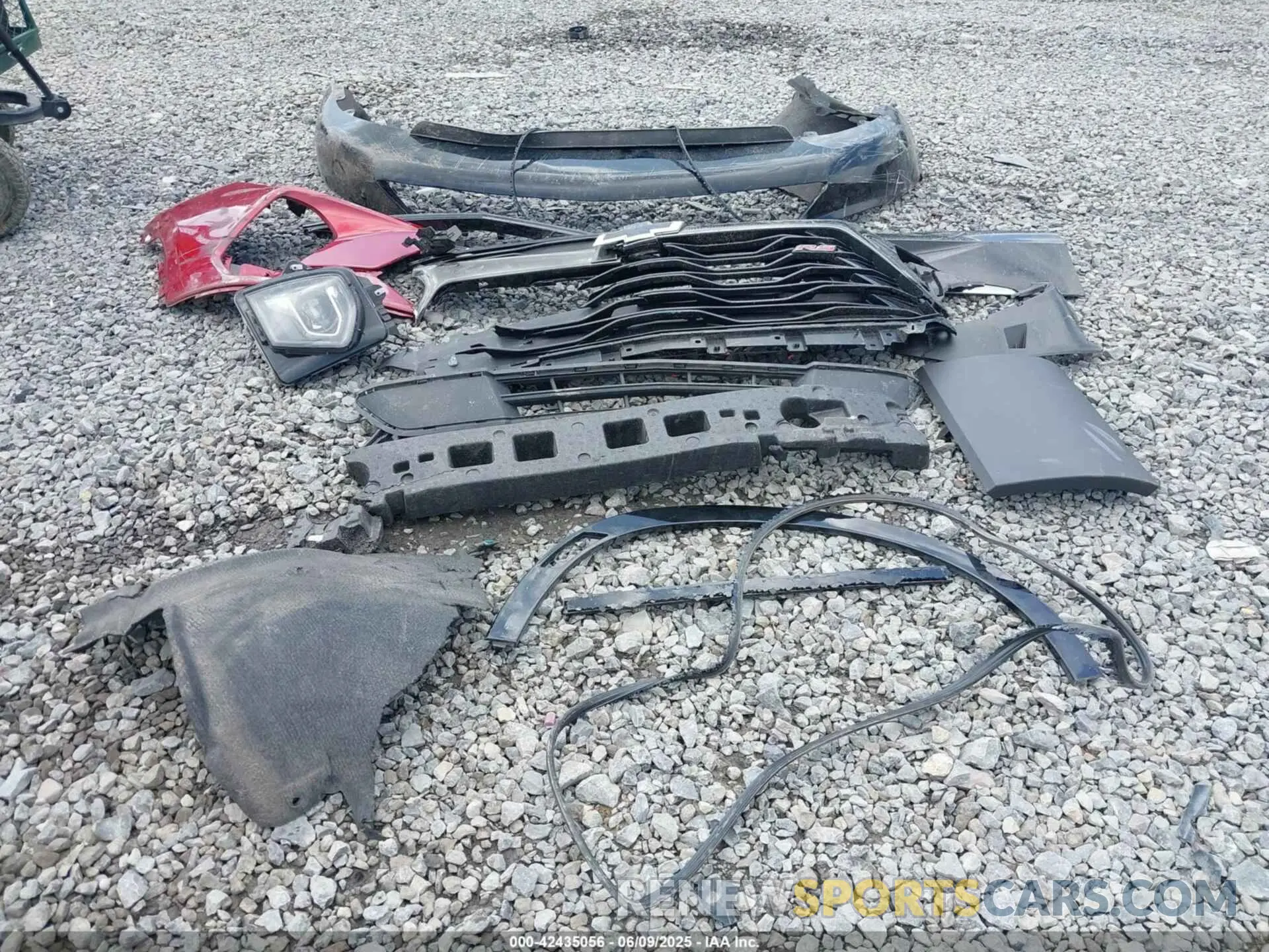 19 Photograph of a damaged car 3GNKBKRS4PS128545 CHEVROLET BLAZER 2023