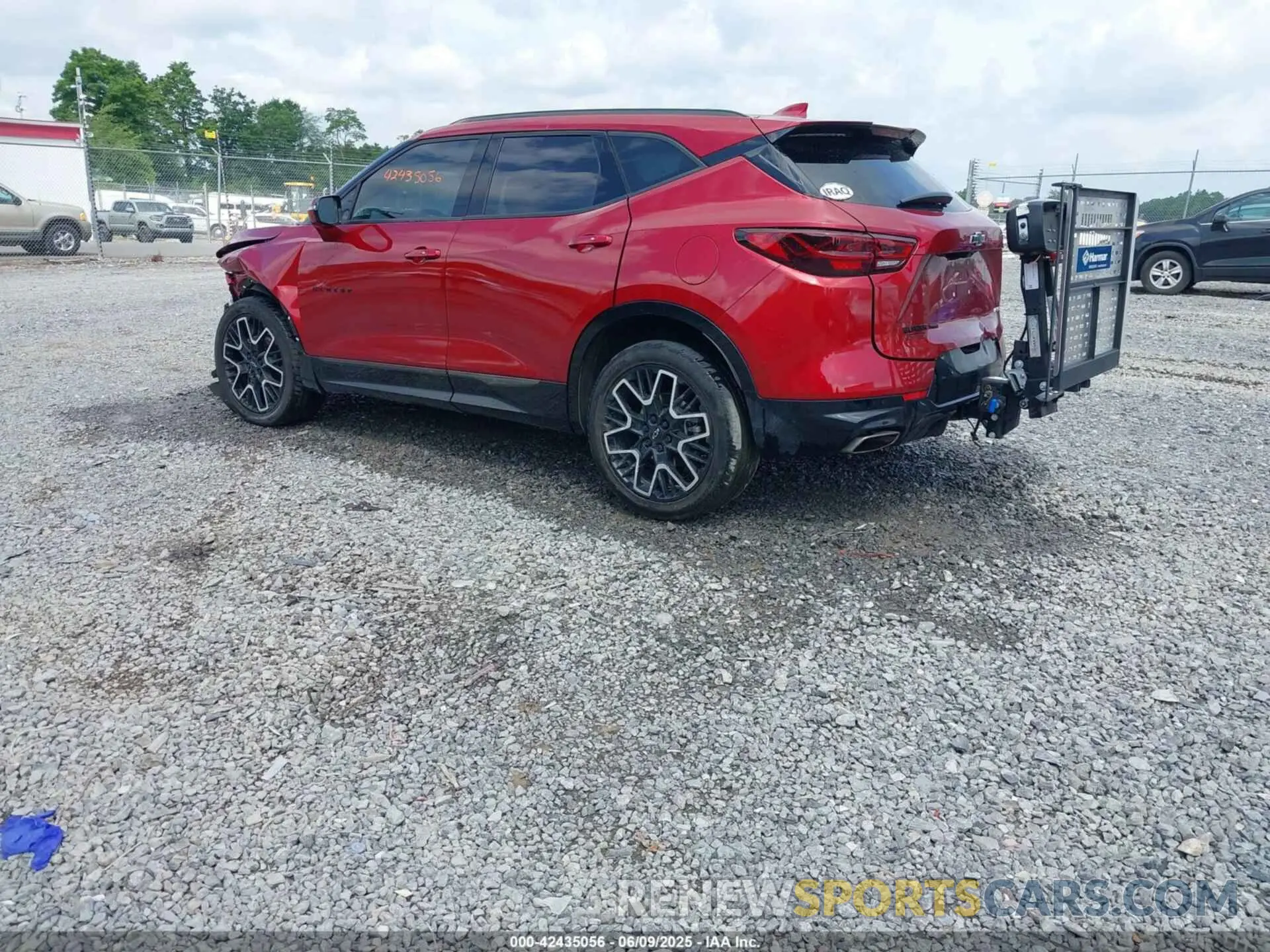 3 Photograph of a damaged car 3GNKBKRS4PS128545 CHEVROLET BLAZER 2023