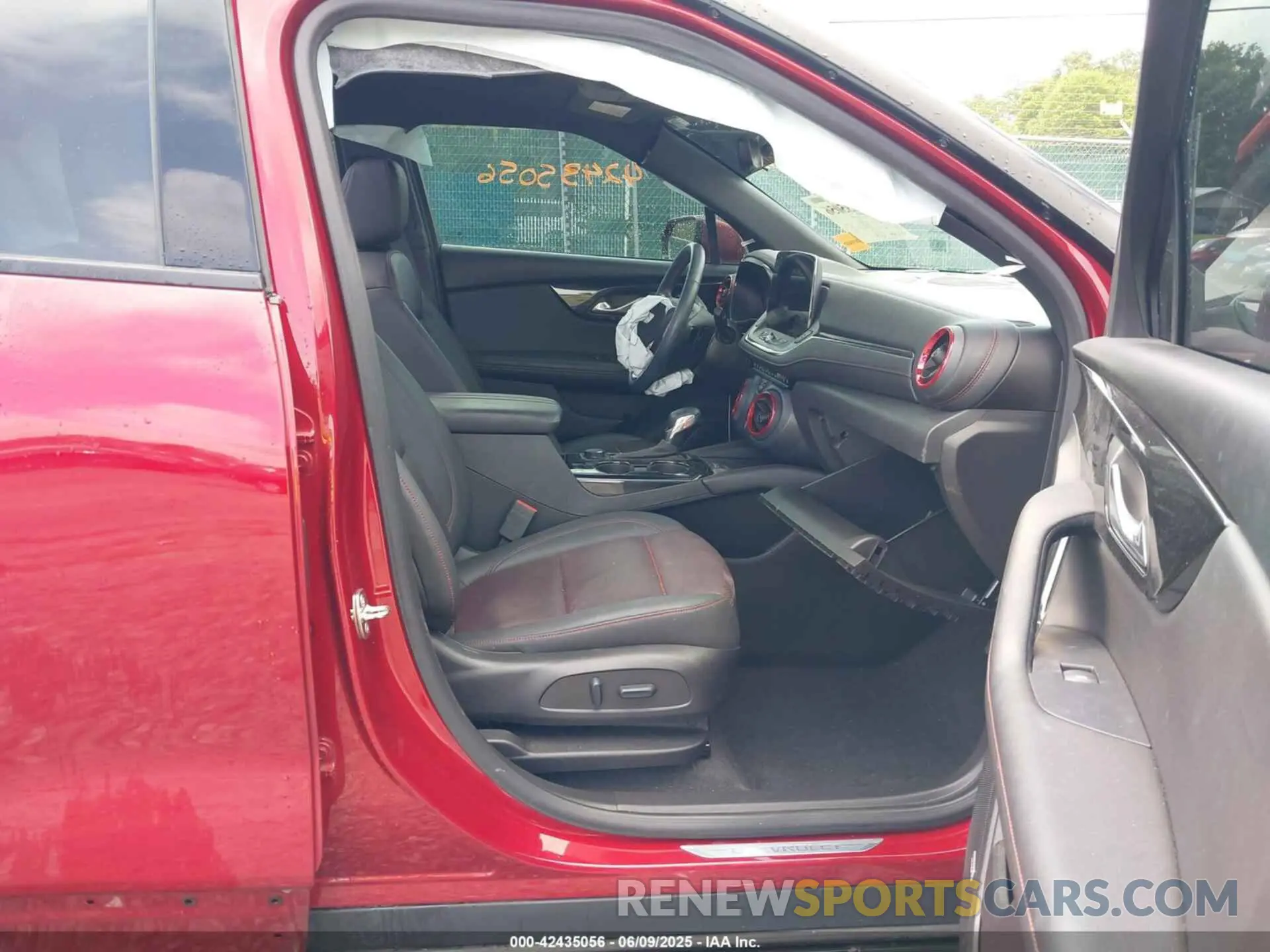 5 Photograph of a damaged car 3GNKBKRS4PS128545 CHEVROLET BLAZER 2023