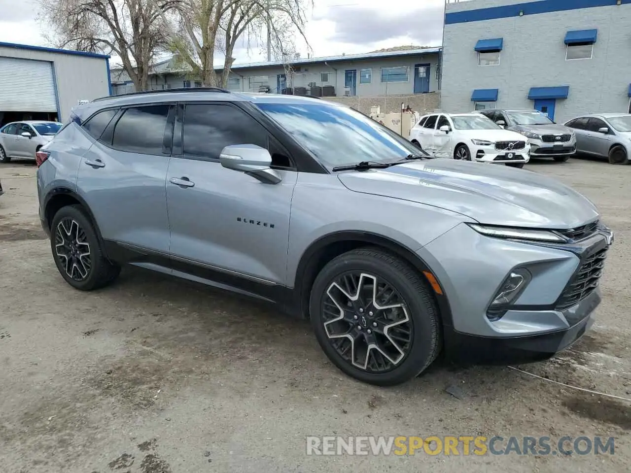 4 Photograph of a damaged car 3GNKBKRS9PS222081 CHEVROLET BLAZER 2023