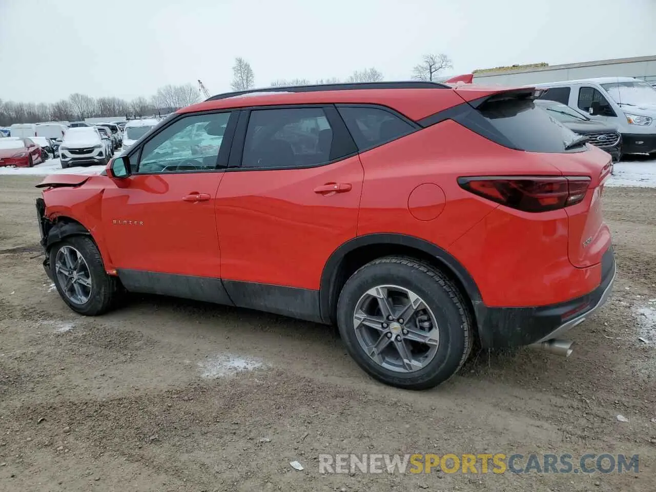 2 Фотография поврежденного автомобиля 3GNKBCR44RS153424 CHEVROLET BLAZER 2024