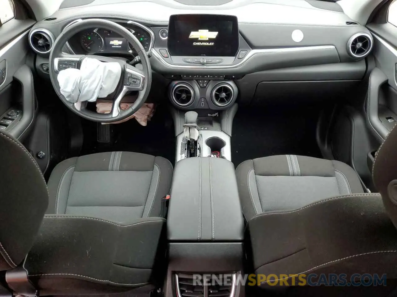 8 Фотография поврежденного автомобиля 3GNKBCR44RS153424 CHEVROLET BLAZER 2024