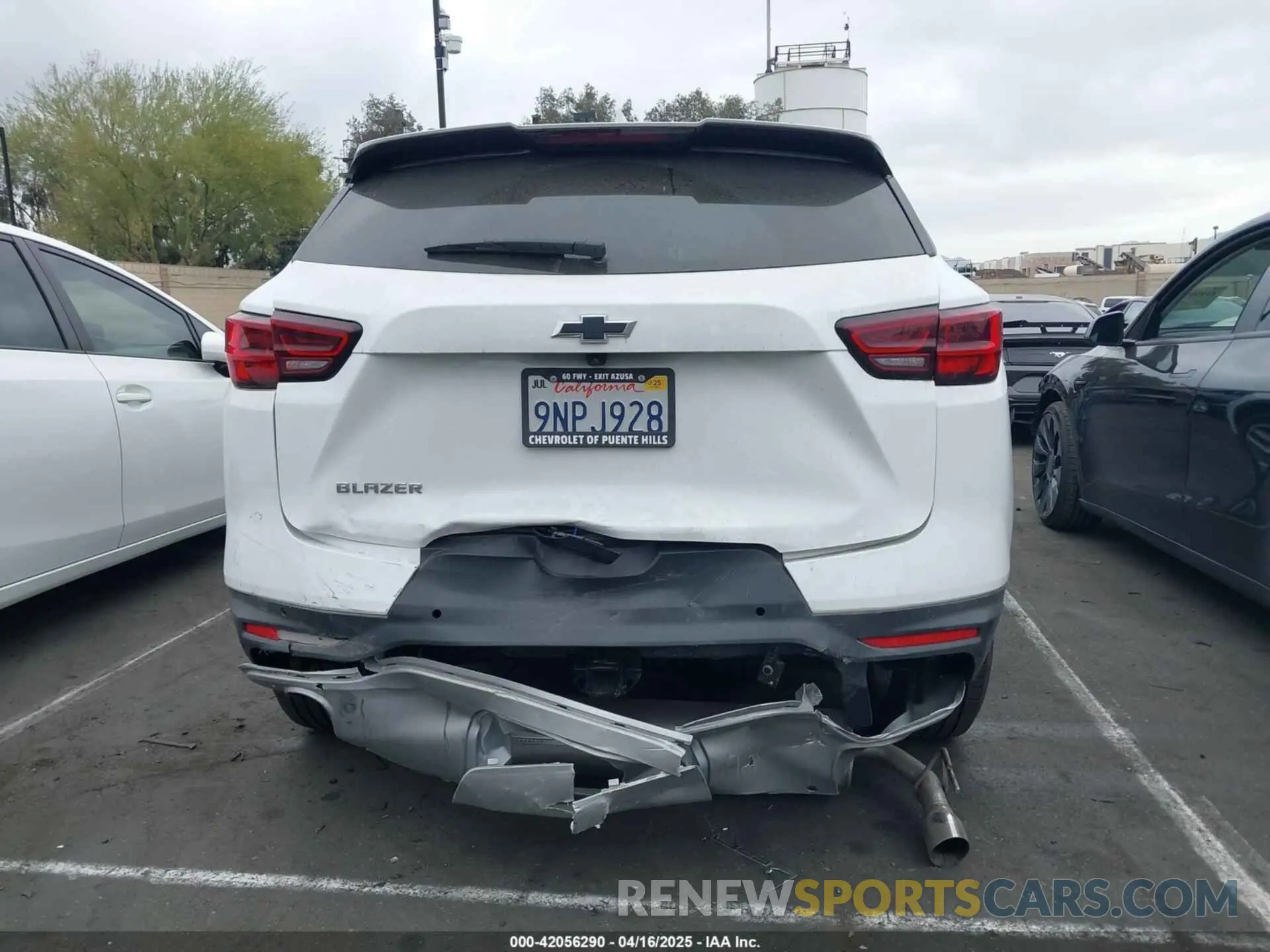 17 Photograph of a damaged car 3GNKBCR44RS277208 CHEVROLET BLAZER 2024