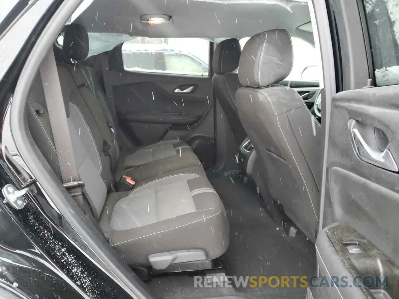 11 Photograph of a damaged car 3GNKBCR46RS243304 CHEVROLET BLAZER 2024