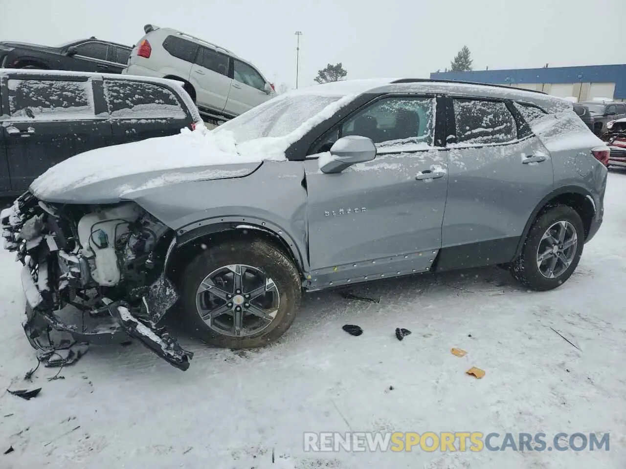 1 Фотография поврежденного автомобиля 3GNKBCR49RS240090 CHEVROLET BLAZER 2024