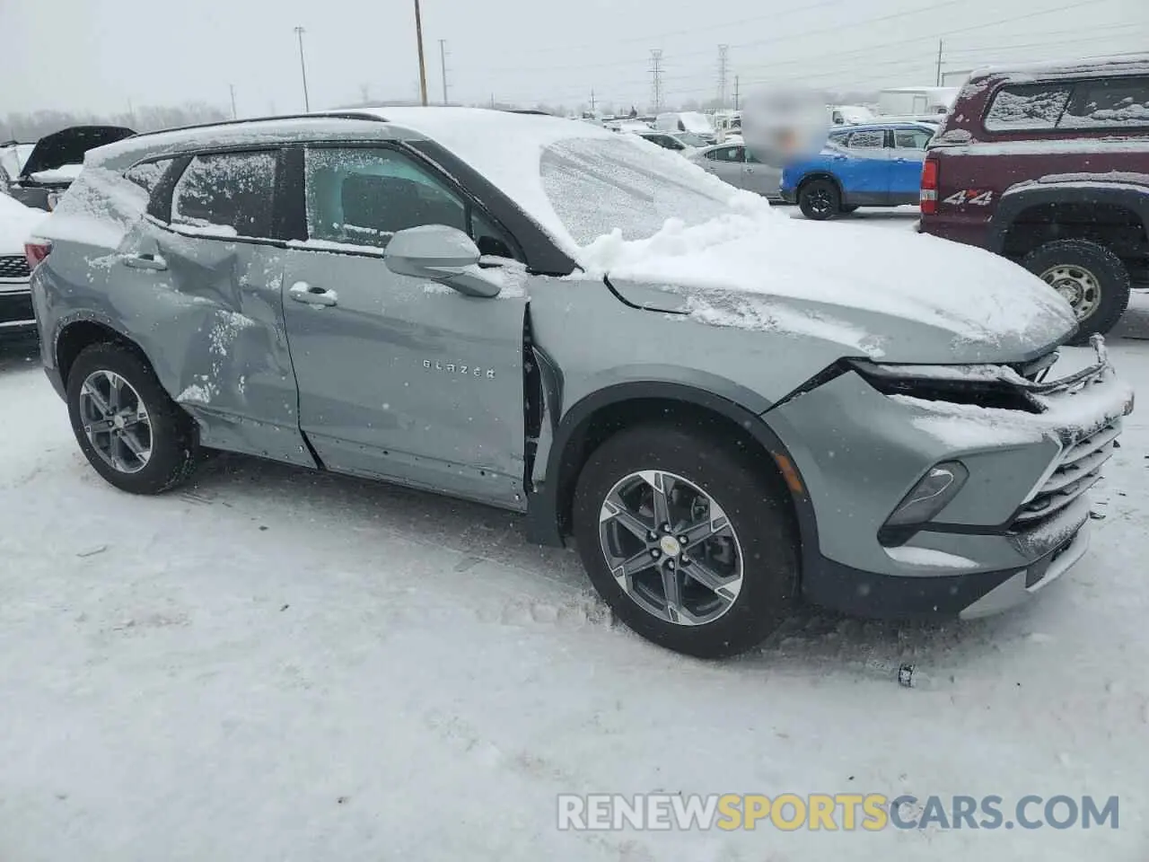 4 Фотография поврежденного автомобиля 3GNKBCR49RS240090 CHEVROLET BLAZER 2024