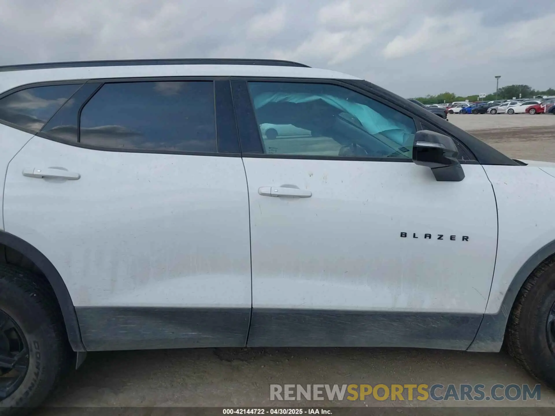 14 Photograph of a damaged car 3GNKBDR43RS210038 CHEVROLET BLAZER 2024