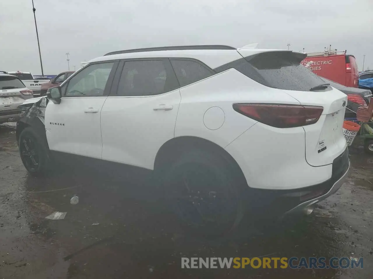 2 Фотография поврежденного автомобиля 3GNKBDRS4RS159079 CHEVROLET BLAZER 2024