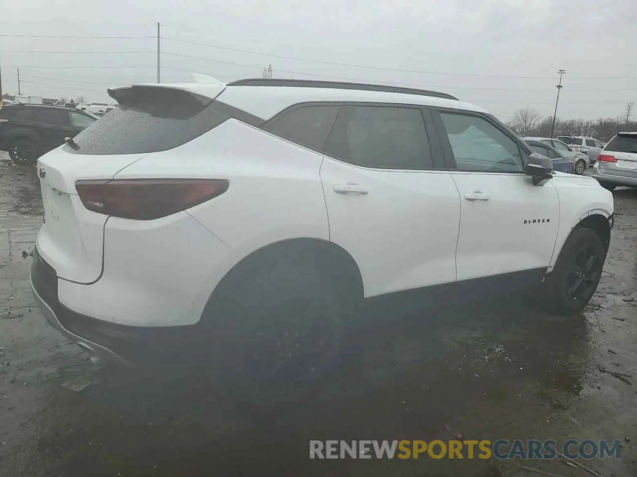 3 Фотография поврежденного автомобиля 3GNKBDRS4RS159079 CHEVROLET BLAZER 2024