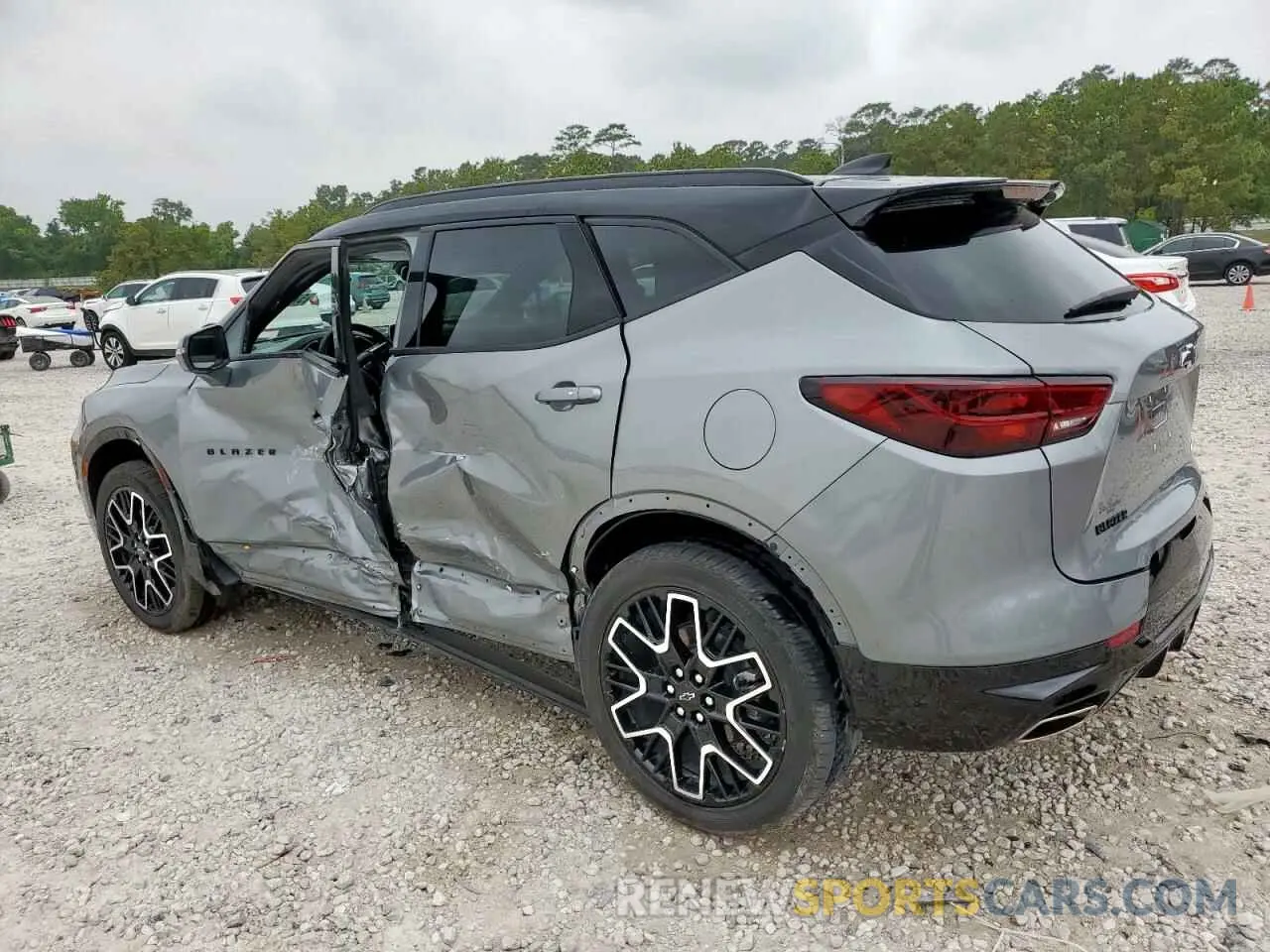2 Photograph of a damaged car 3GNKBERS0RS138137 CHEVROLET BLAZER 2024