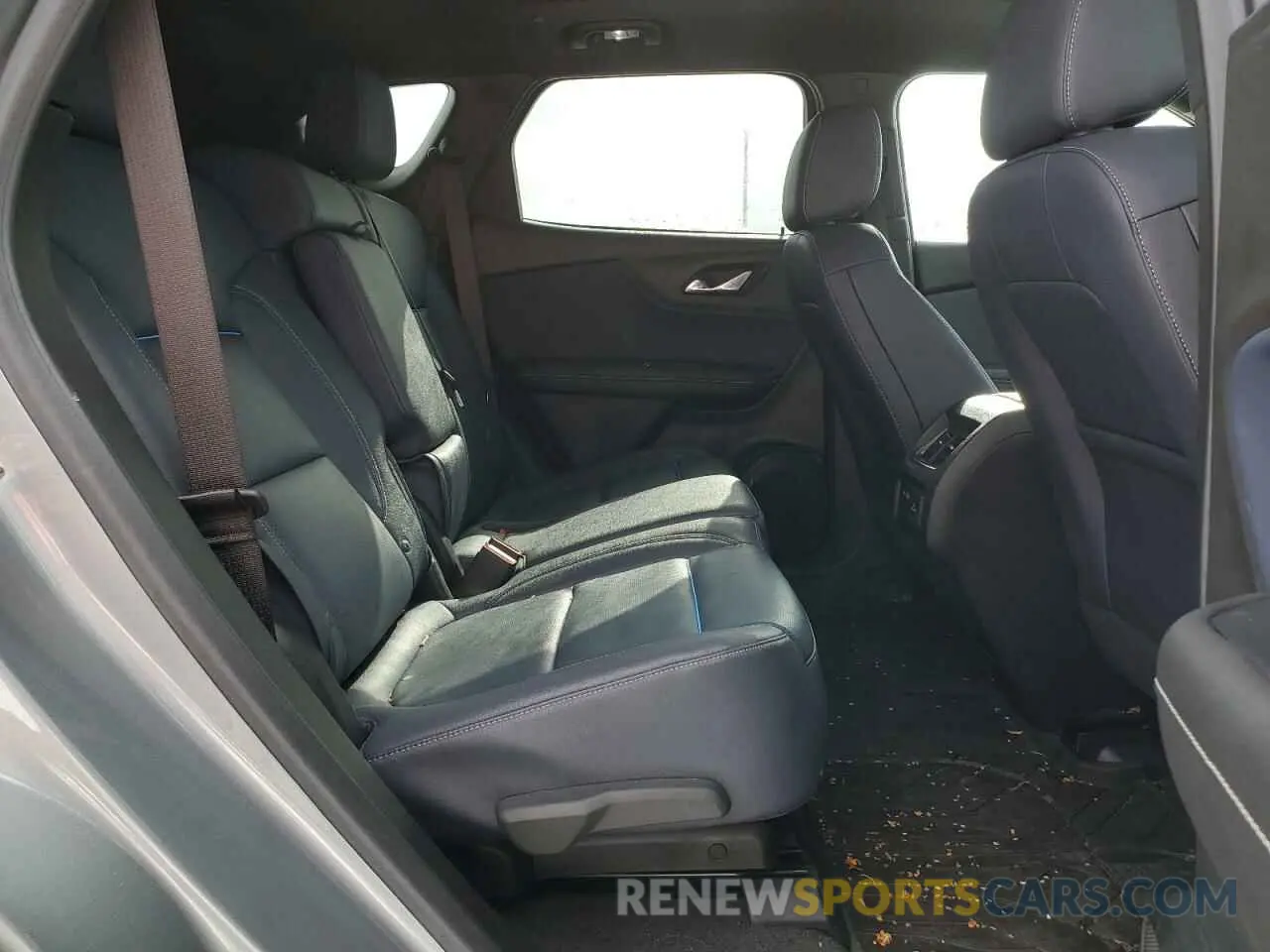11 Photograph of a damaged car 3GNKBERS2RS162035 CHEVROLET BLAZER 2024