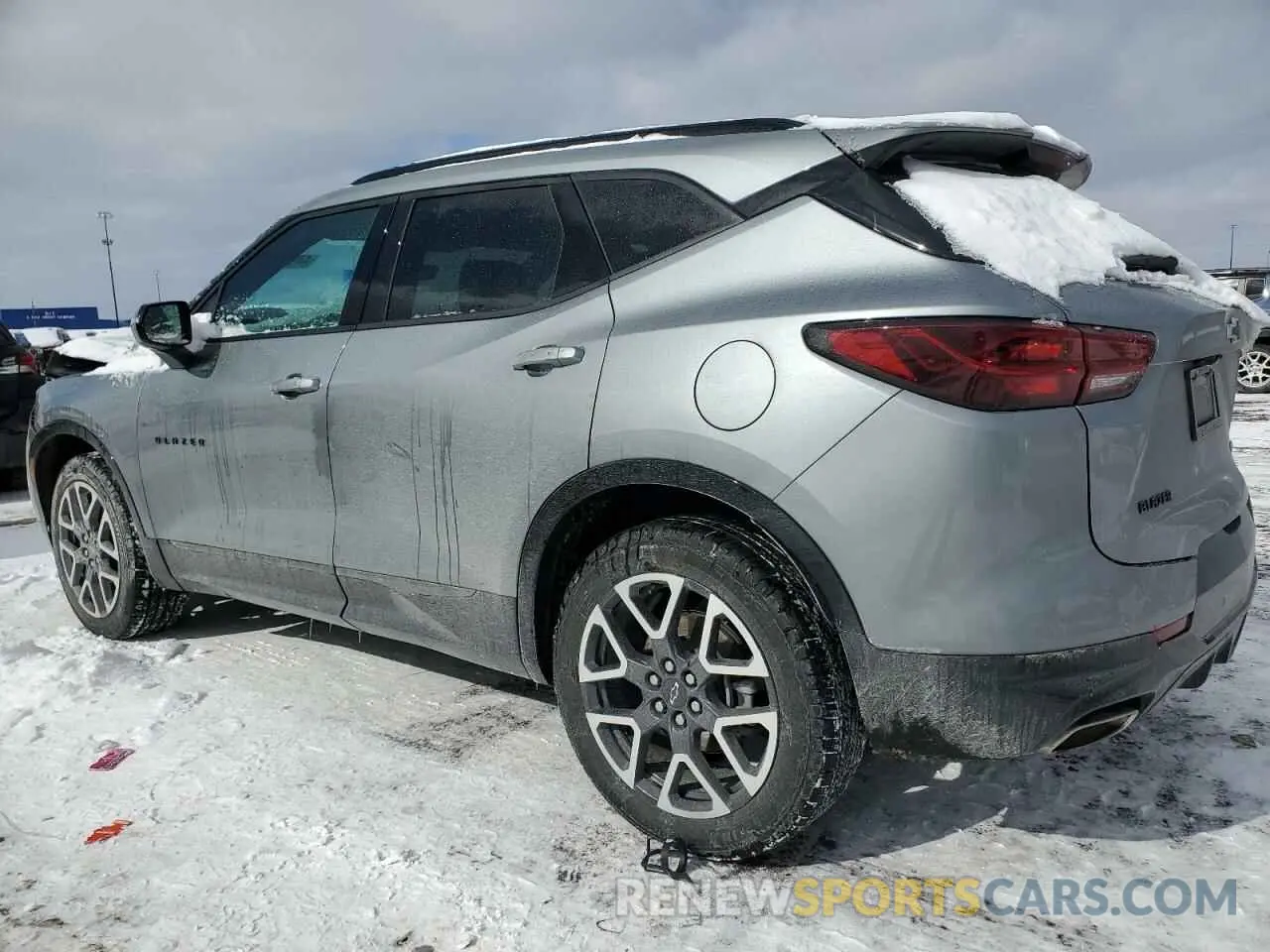 2 Photograph of a damaged car 3GNKBERS2RS162035 CHEVROLET BLAZER 2024