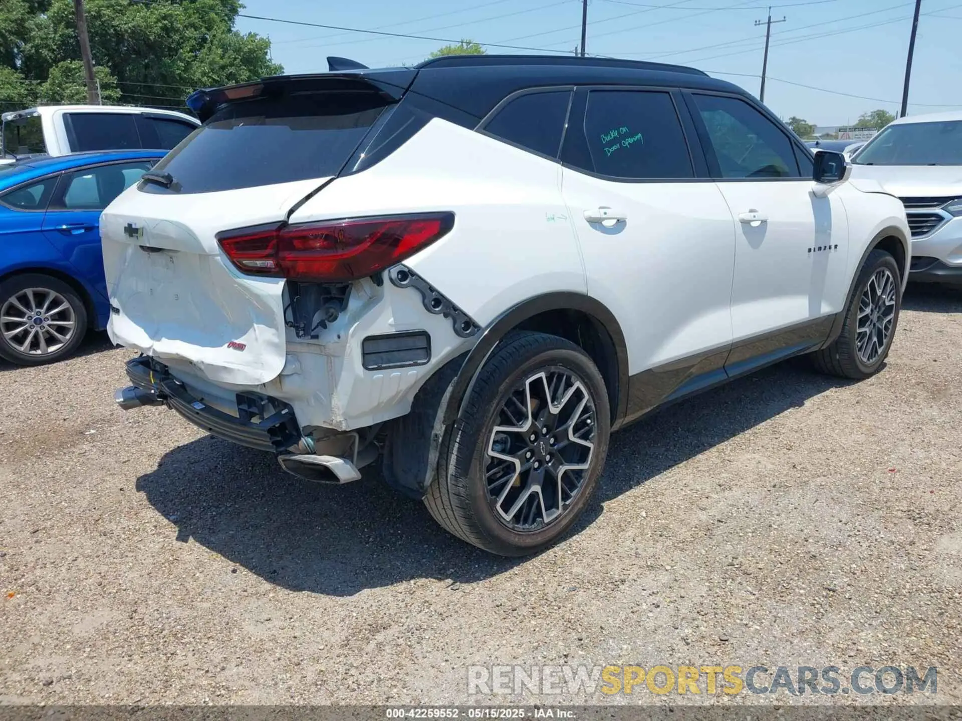 4 Photograph of a damaged car 3GNKBERS5RS180321 CHEVROLET BLAZER 2024