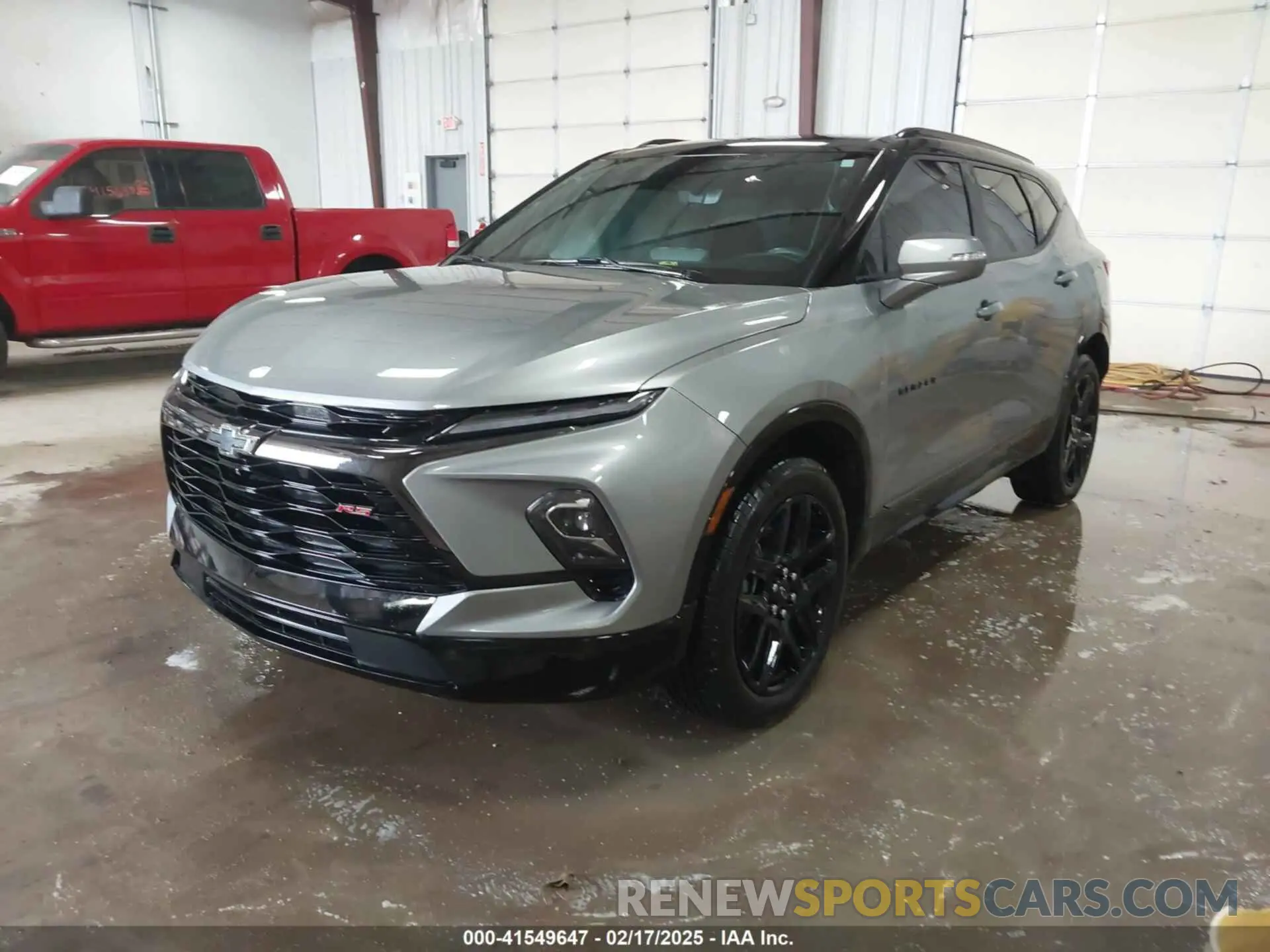 2 Фотография поврежденного автомобиля 3GNKBERS5RS196244 CHEVROLET BLAZER 2024