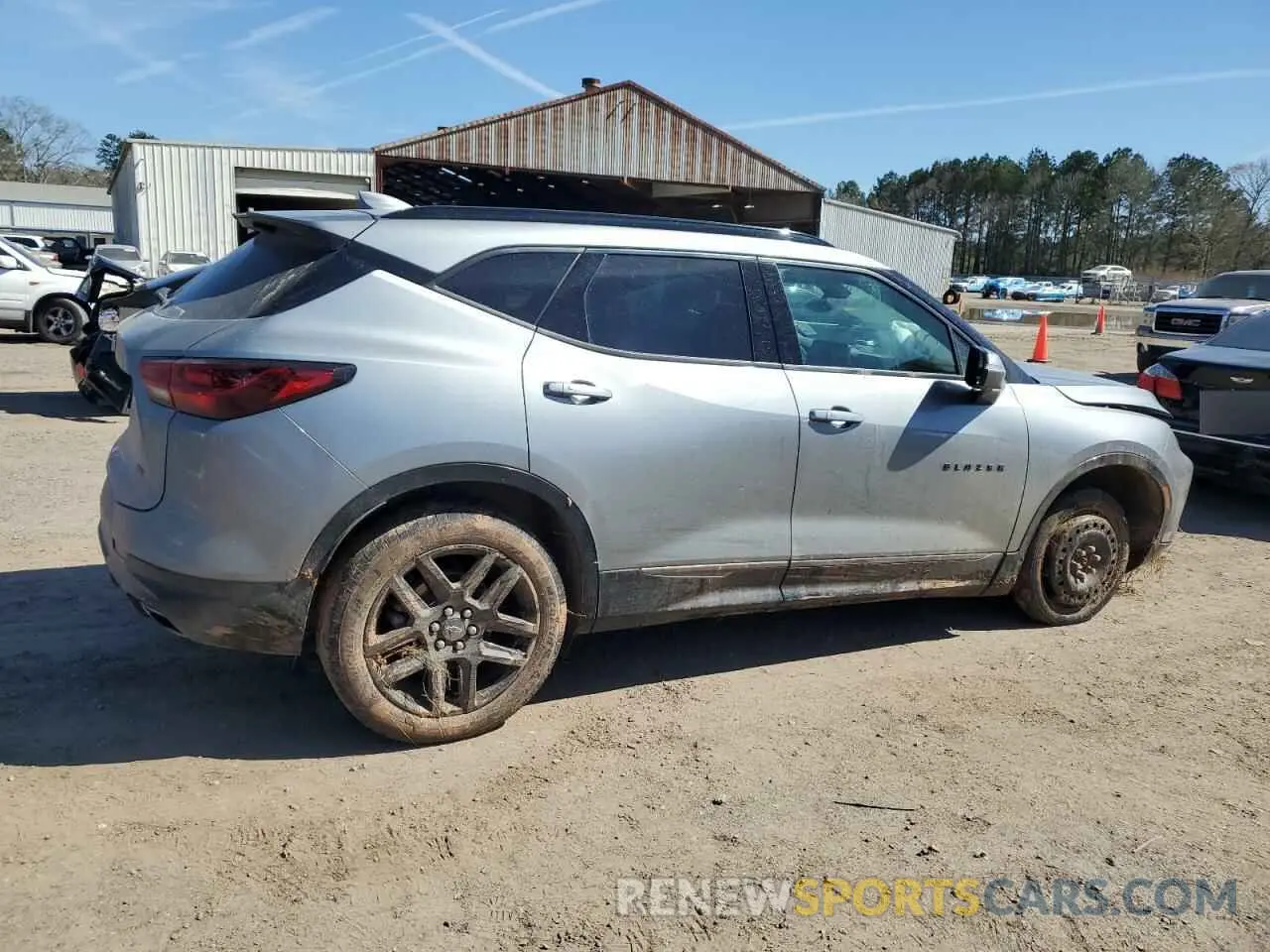 3 Photograph of a damaged car 3GNKBERS7RS172074 CHEVROLET BLAZER 2024