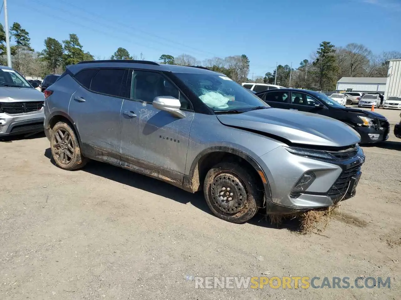 4 Photograph of a damaged car 3GNKBERS7RS172074 CHEVROLET BLAZER 2024