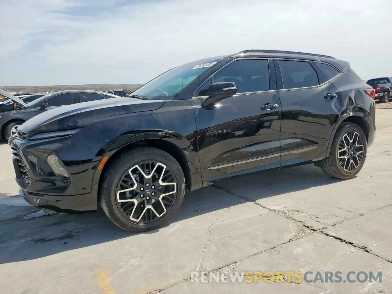 1 Фотография поврежденного автомобиля 3GNKBERSXRS218593 CHEVROLET BLAZER 2024