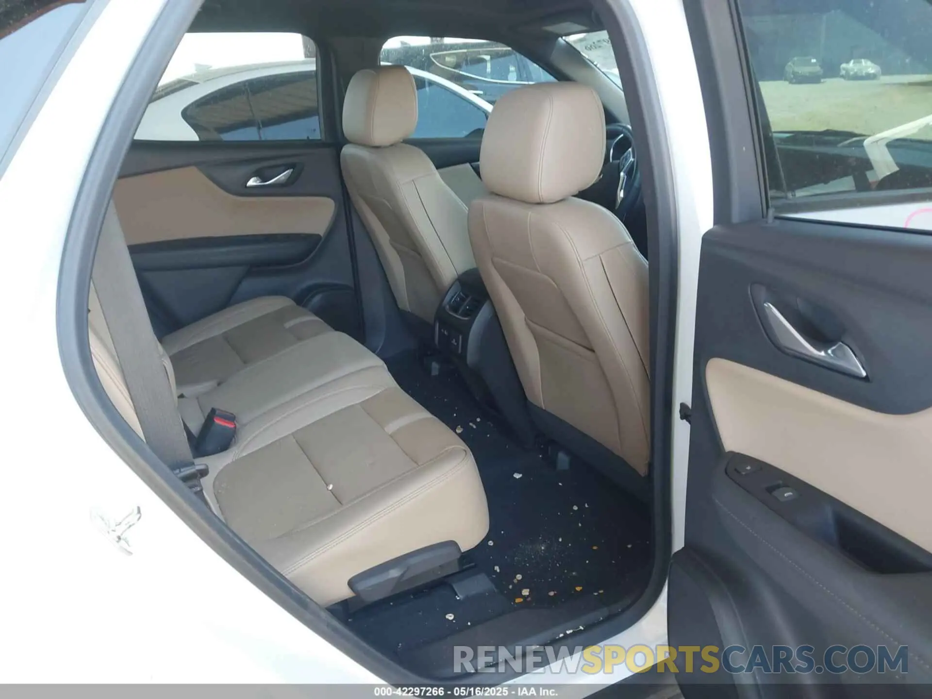 8 Photograph of a damaged car 3GNKBFR48RS207891 CHEVROLET BLAZER 2024
